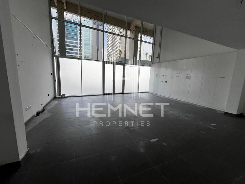 Retail Ready | Prime Location| Whole Shop