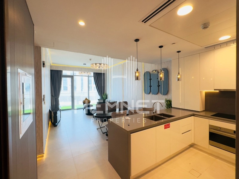 Fully Furnished | Upgraded | Canal View - Image 2