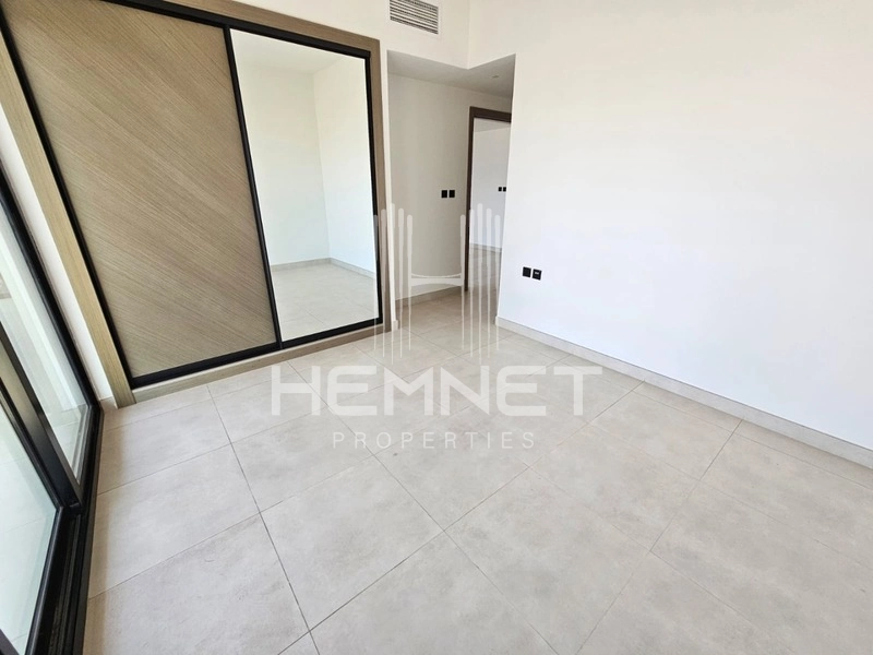 Spacious Layout | 3 bed plus maids | Good Price - Image 2