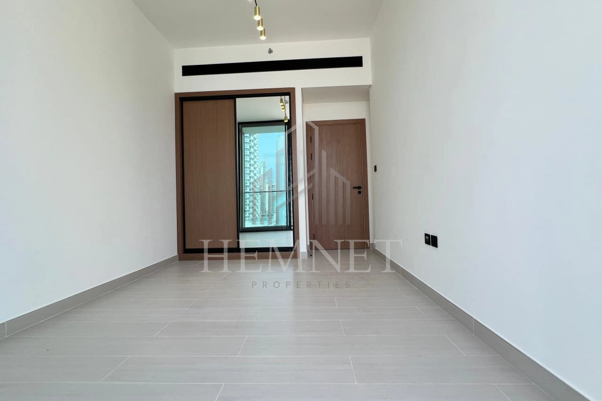 Brand New | Vacant | Kitchen Appliances - Image 3