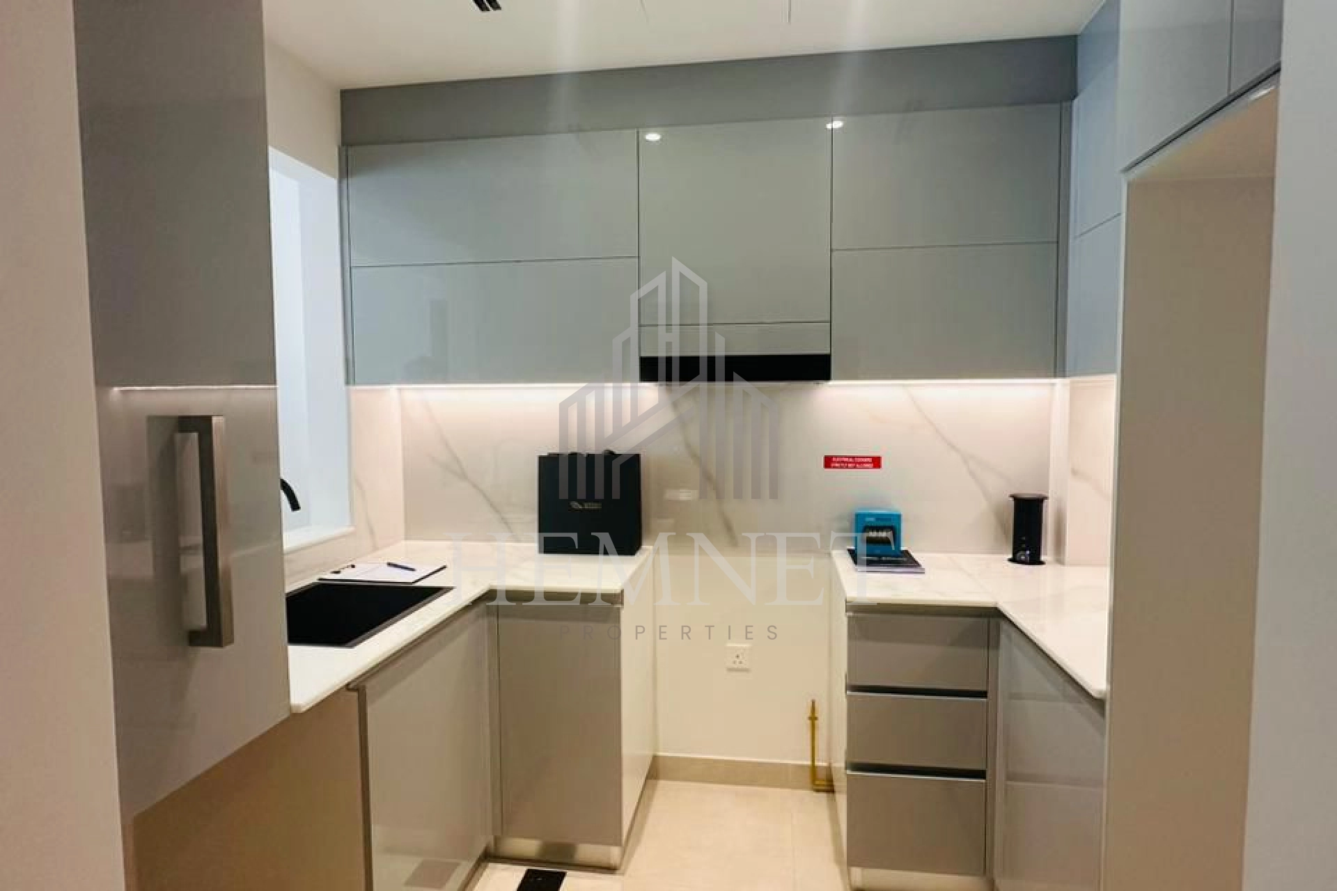 Ready to move | Fully smarthome | Prime Location - Image 3