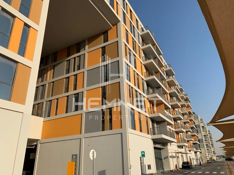 Golf View | Vacant Soon | 2BHK + Maid - Image 2