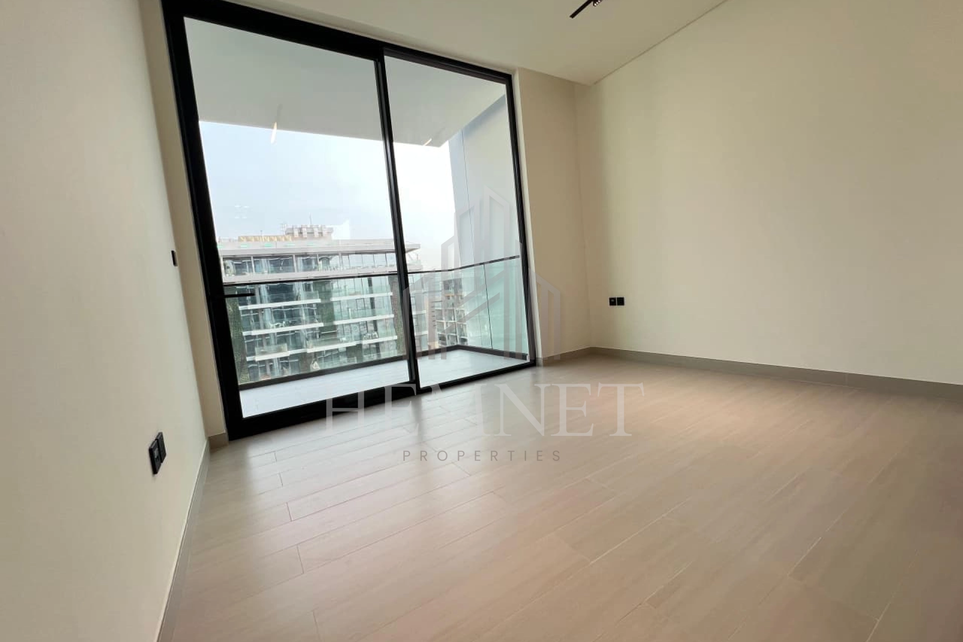 Brand New | Boulevard View | Vacant - Image 3