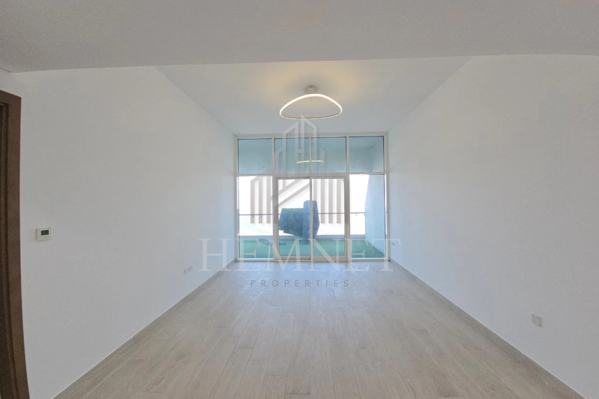 Vacant | Large Balcony | Kitchen Appliances - Image 3