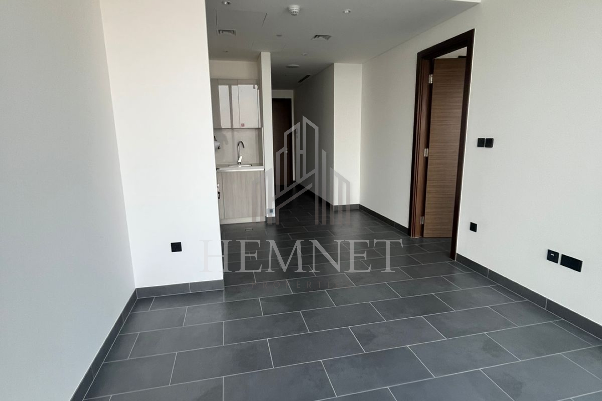 Unfurnished | Rented | Pool View - Image 3