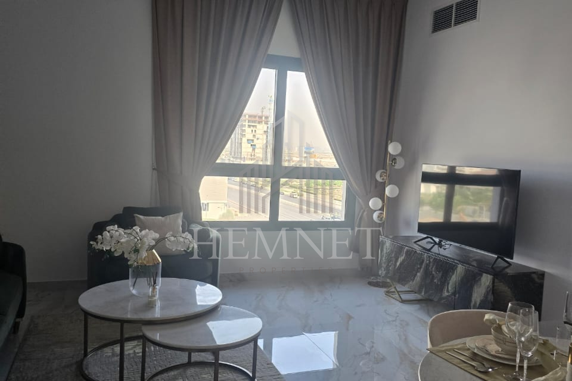 Fully Furnished | Brand New | Vacant - Image 3