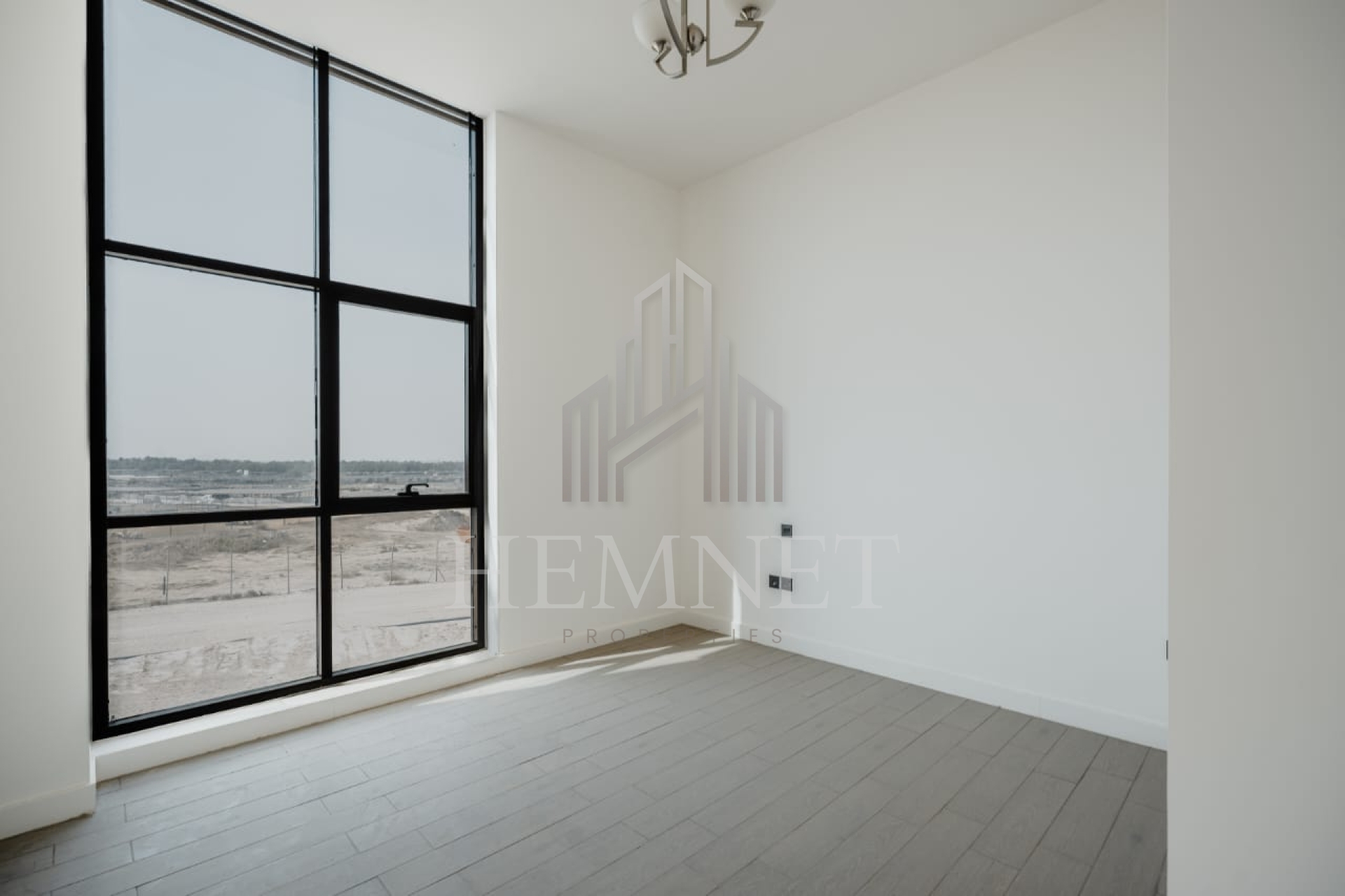 Single Row | Genuine Resale | Vacant - Image 3