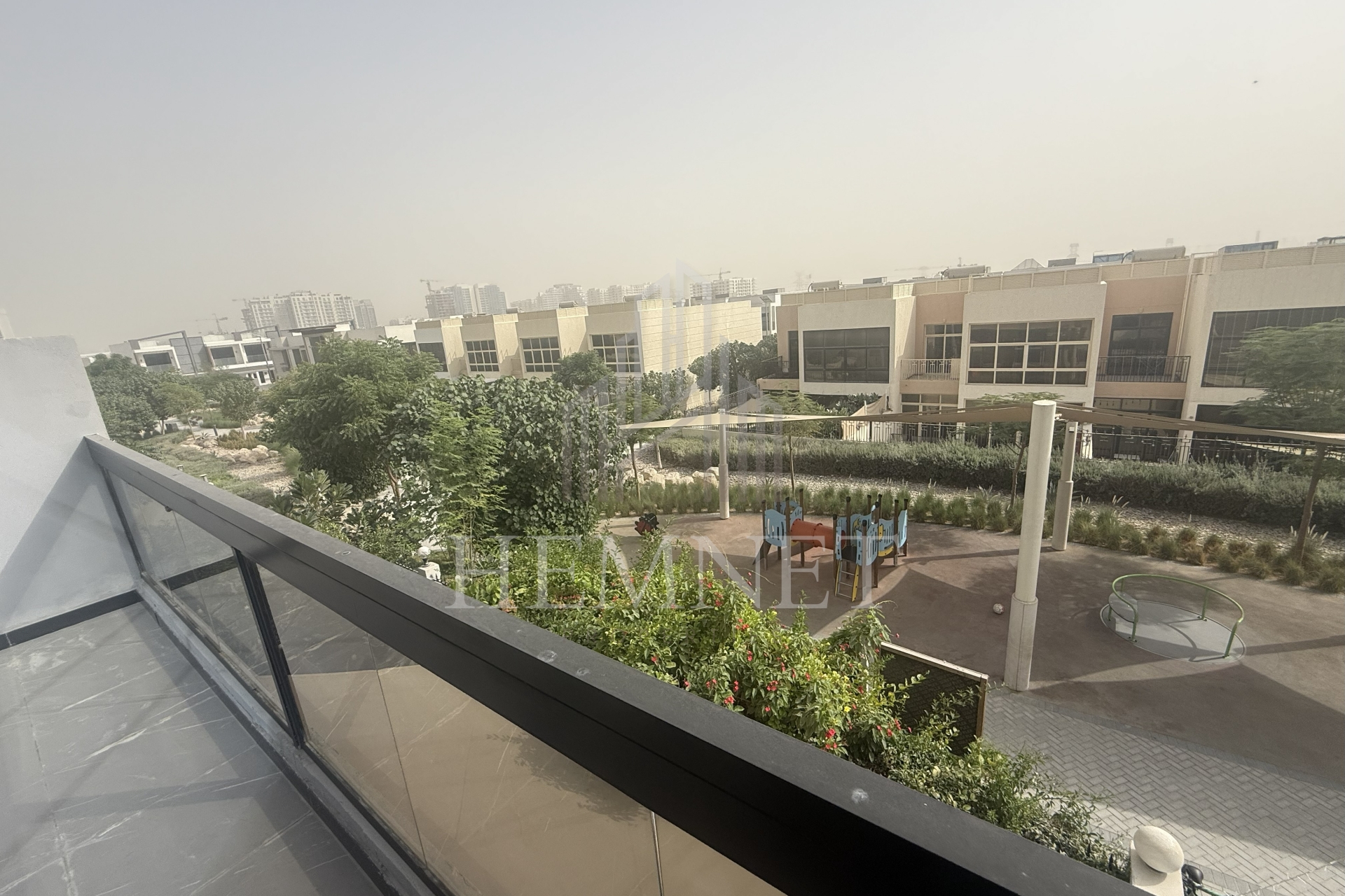 Vacant | Single Row | Kid’s Area Backing | Maid