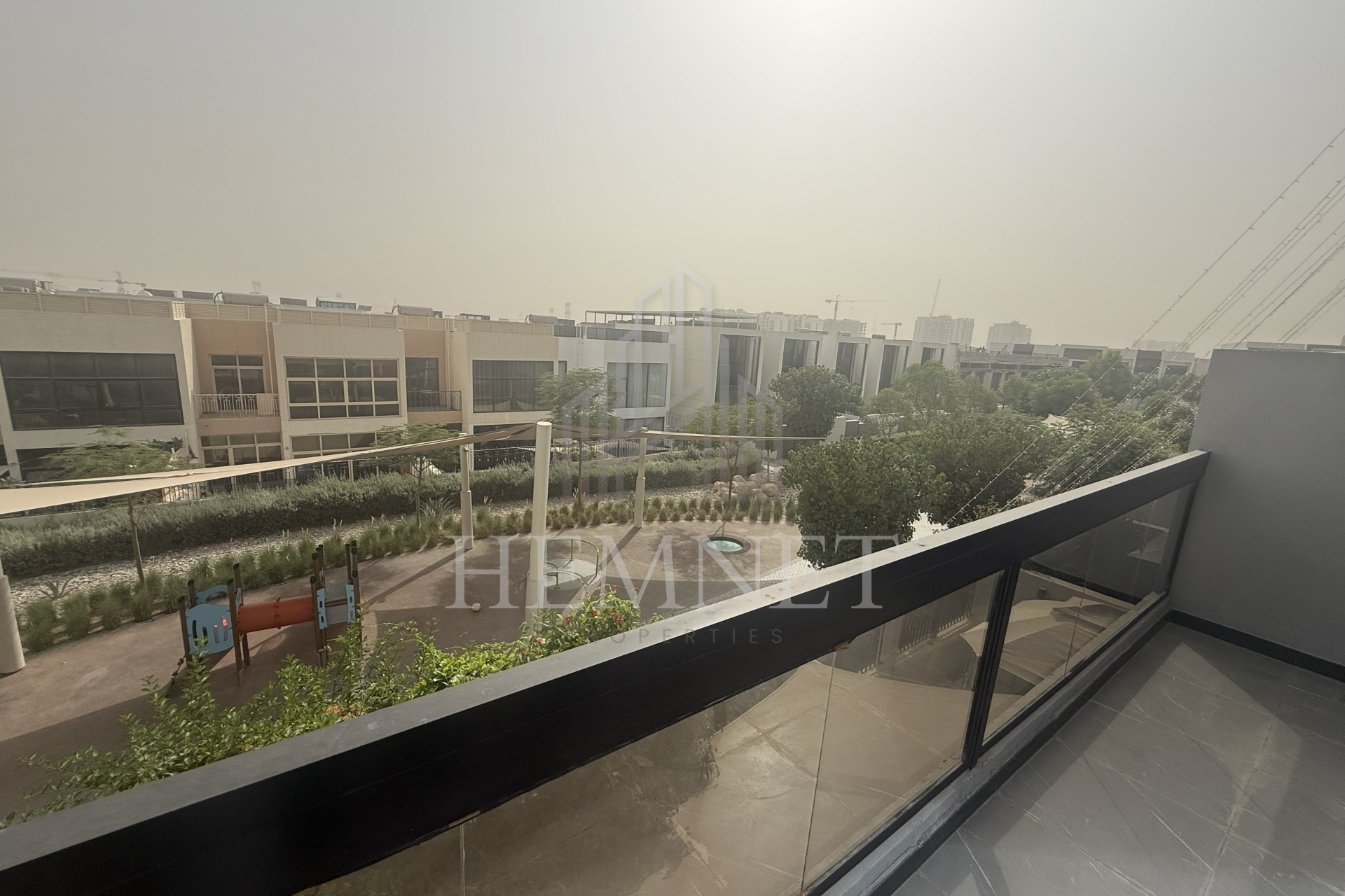 Vacant | Single Row | Kid’s Area Backing | Maid - Image 2