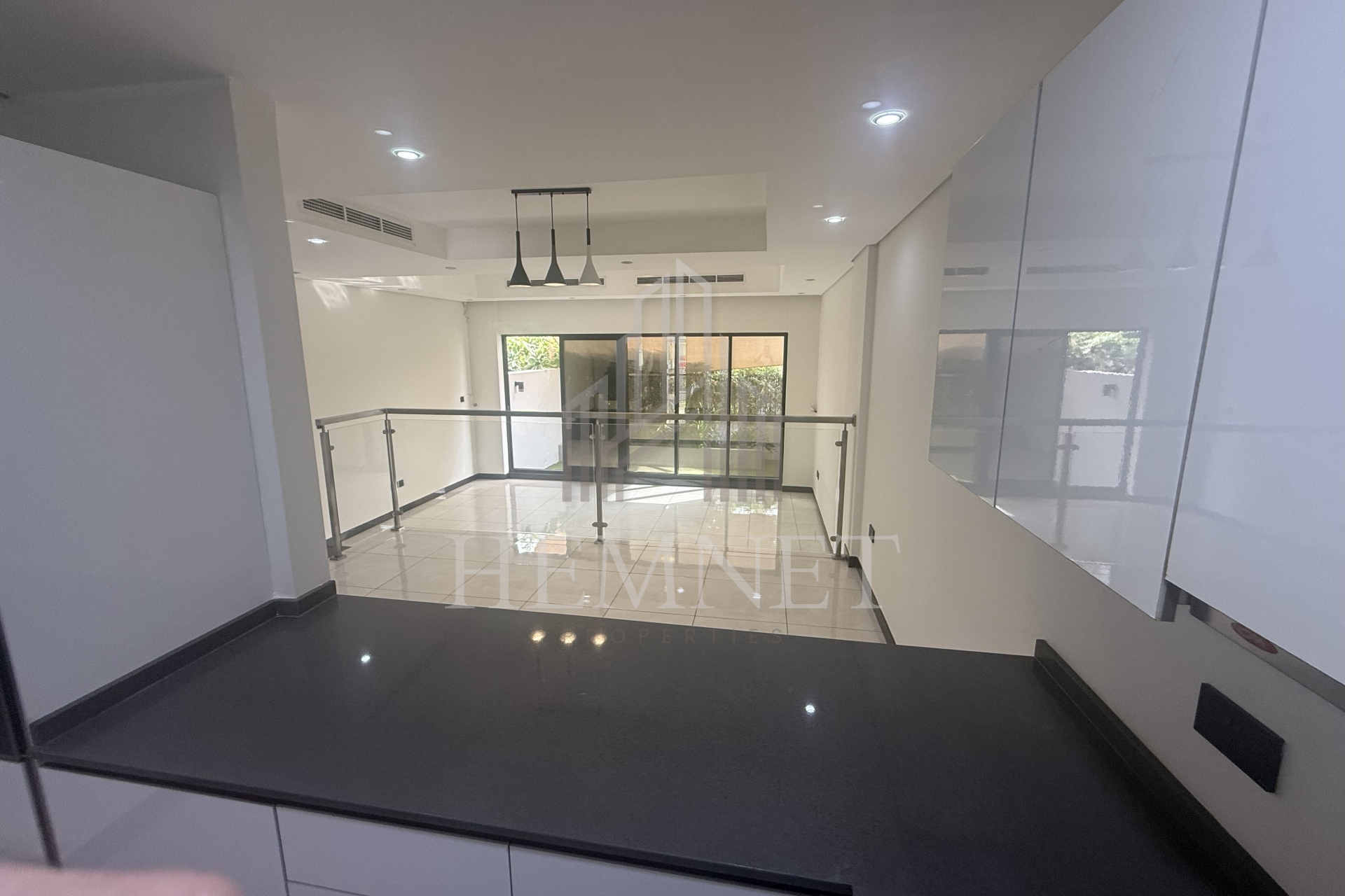 Vacant | Single Row | Kid’s Area Backing | Maid - Image 3