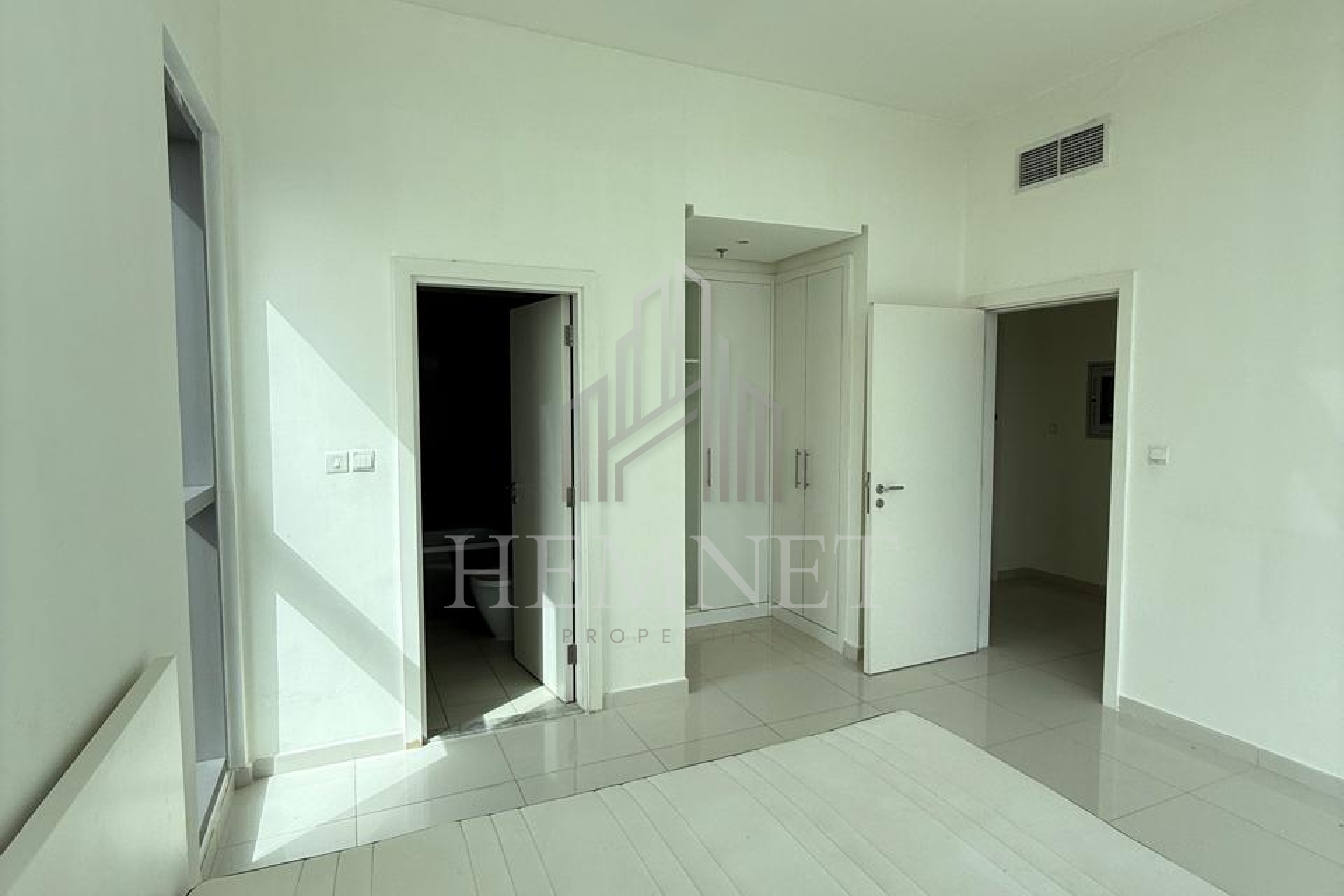 Open Kitchen | Vacant | Multiple Payments - Image 3