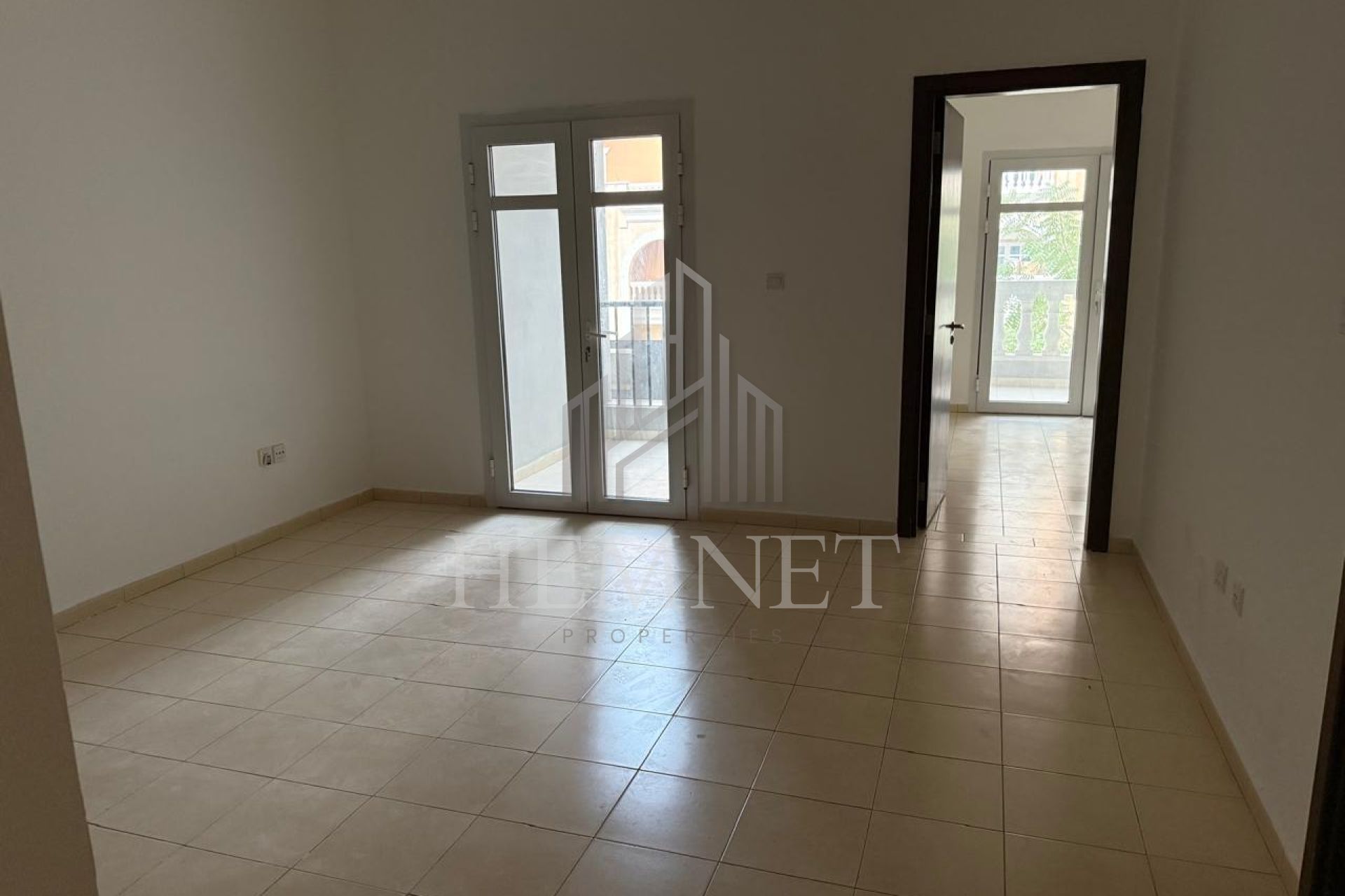 Vacant | Unfurnished | Prime Location - Image 3