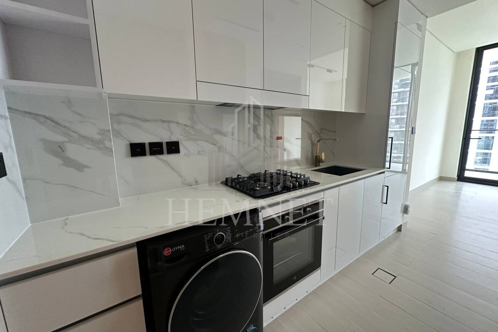 Best Price | Vacant | Genuine Resale - Image 3