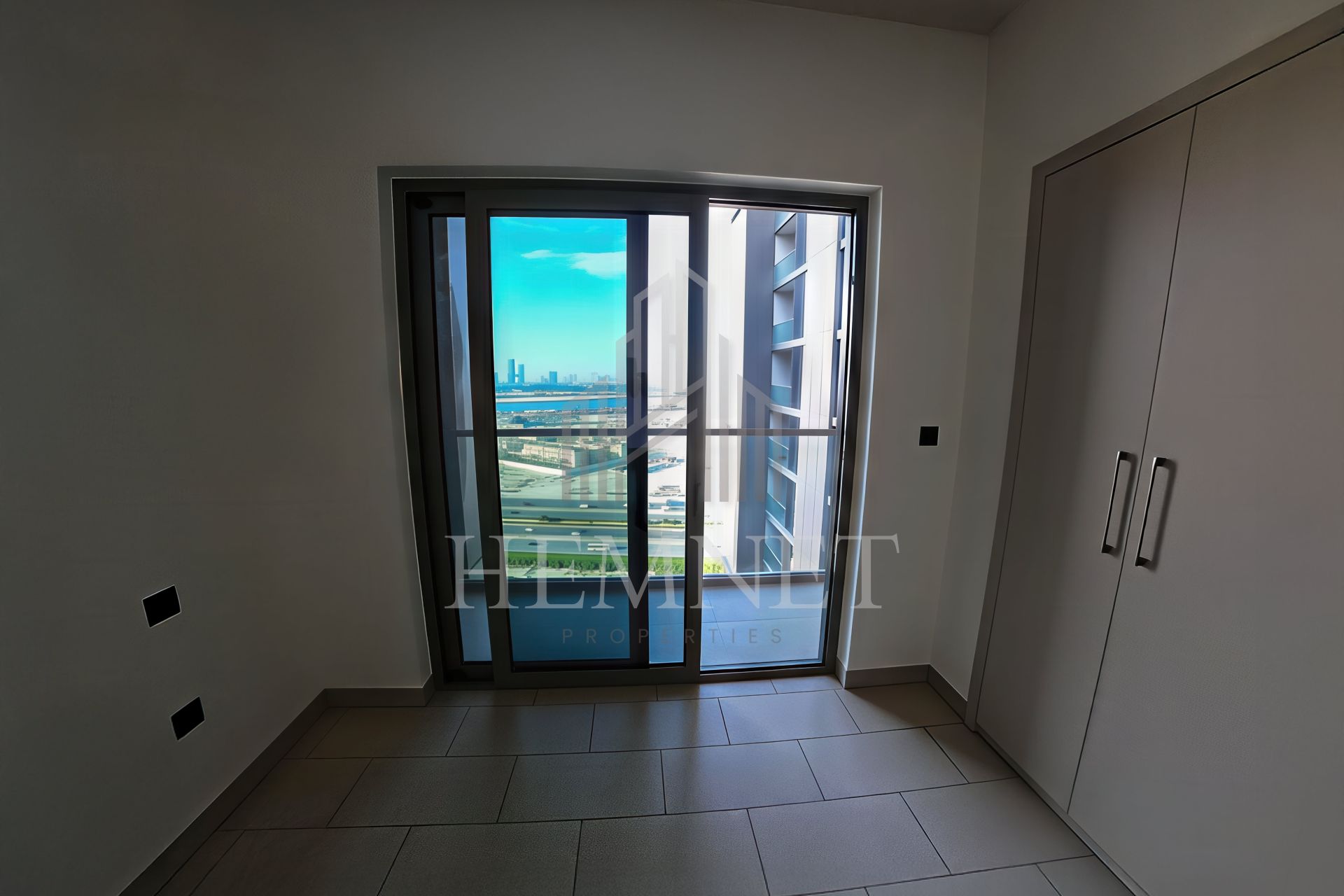 Modern 1BR | Burj Khalifa View | Genuine Resale - Image 3