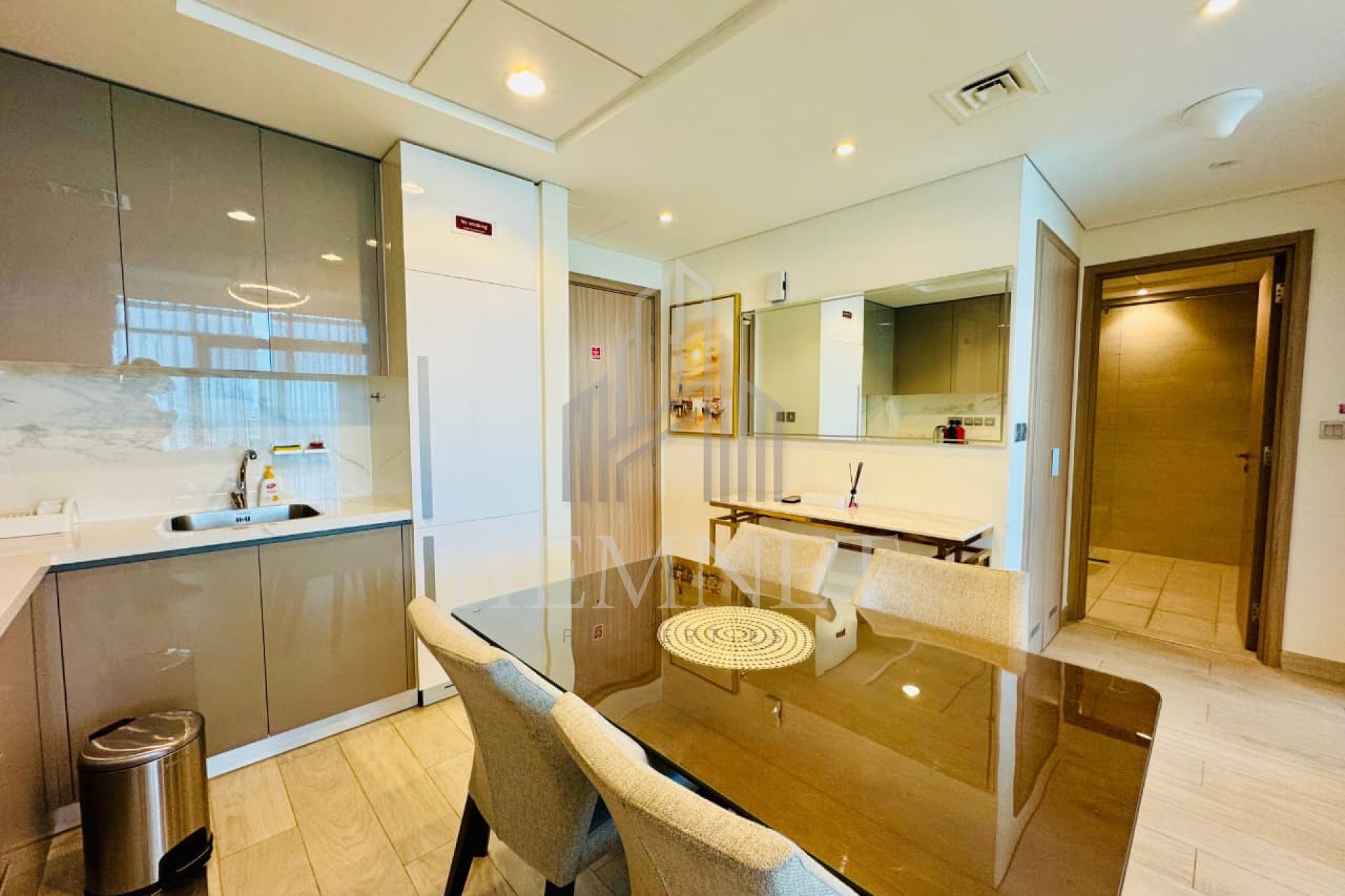 Vacant | Burj Khalifa View | Fully Furnished - Image 3