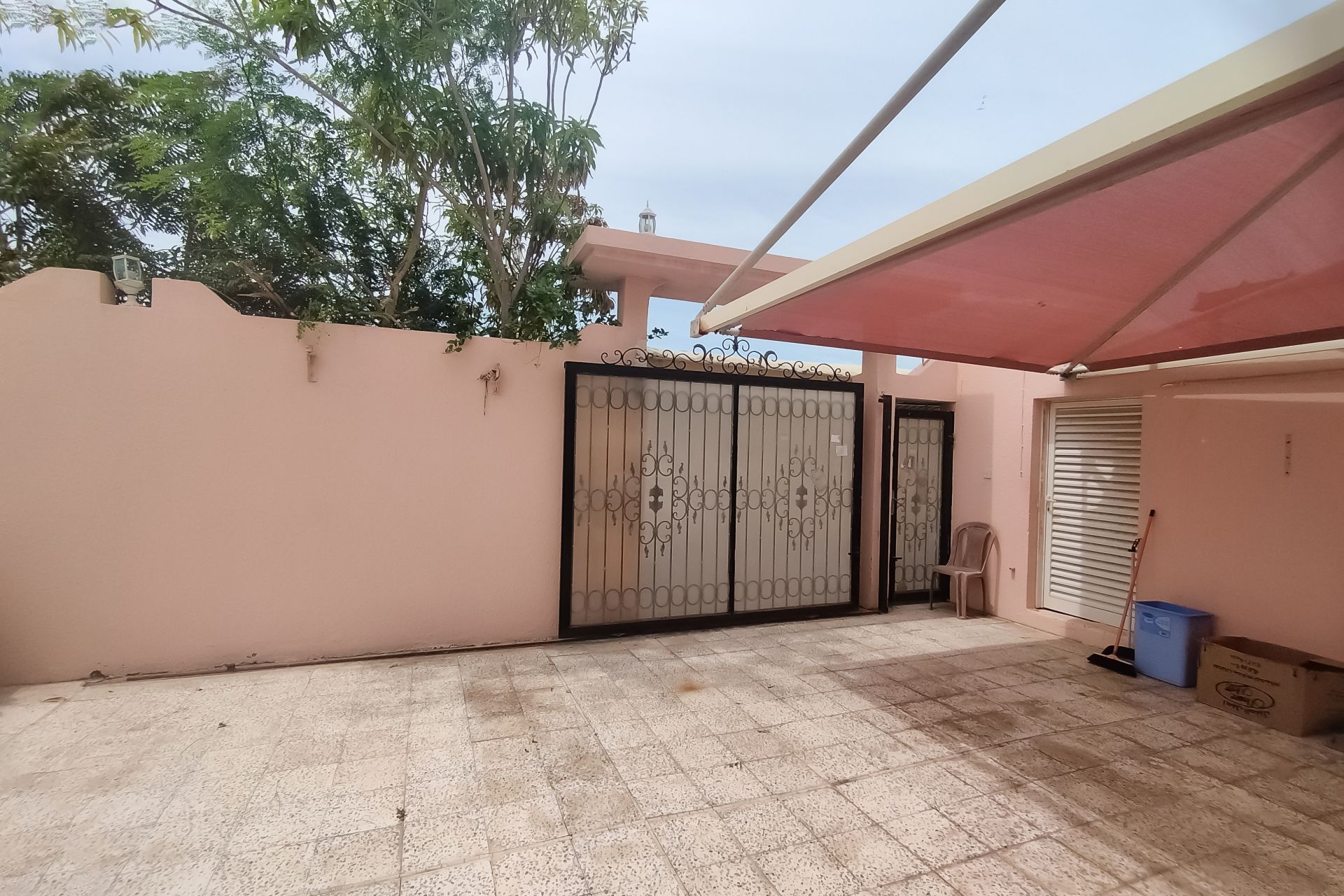 Prestigious Commercial Villas in Bateen&Khalidiya