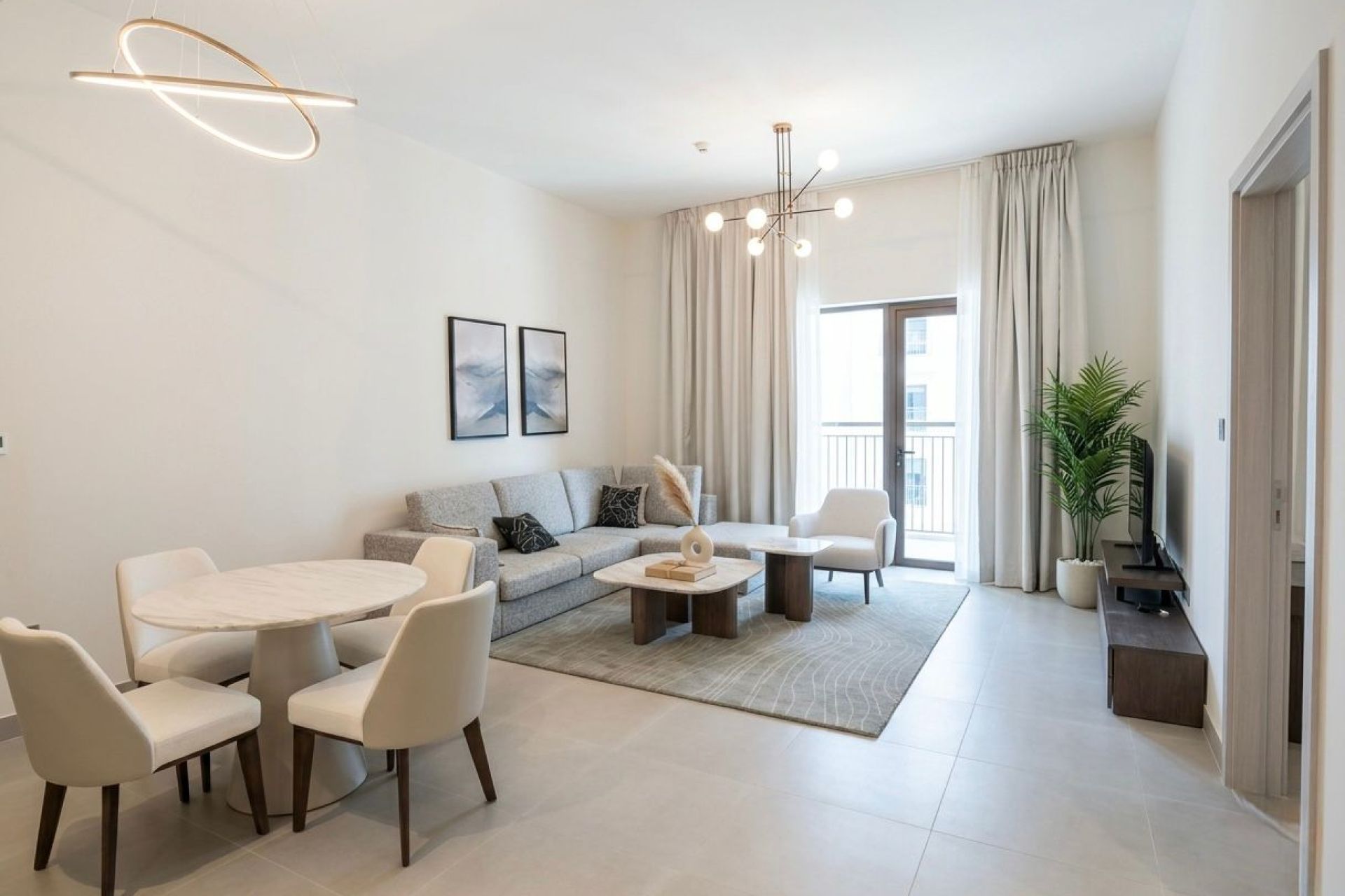Prime Location|Fully Furnished | Ready to Move-in