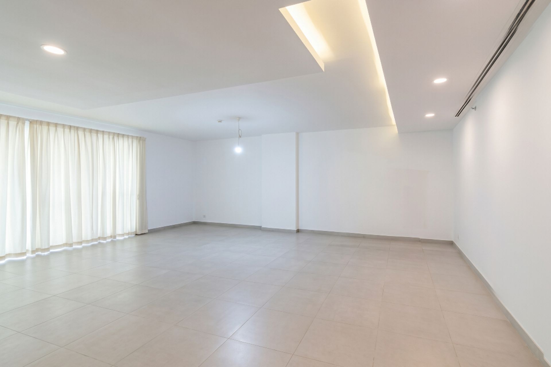 Spacious | Vacant 3BR Townhouse | Prime Location