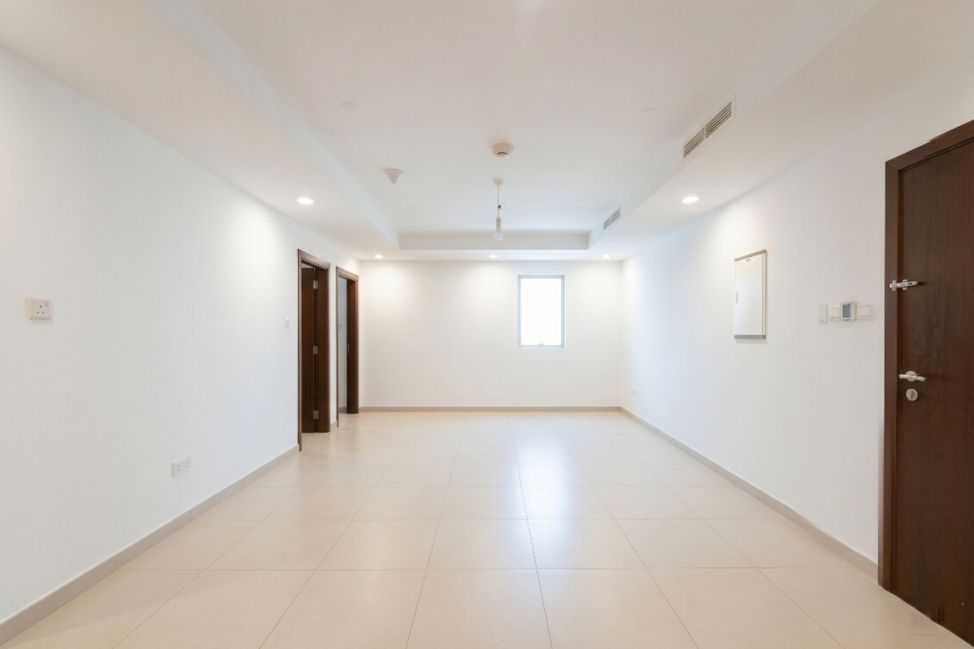 Spacious | Vacant 3BR Townhouse | Prime Location