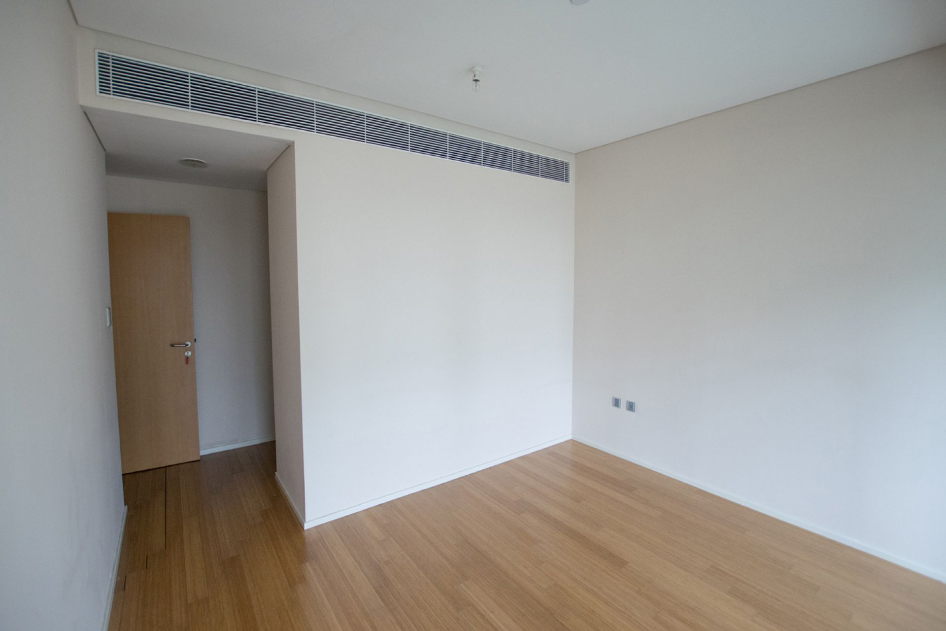 Ready to Move-in | 2BR Apartment w/Canal View