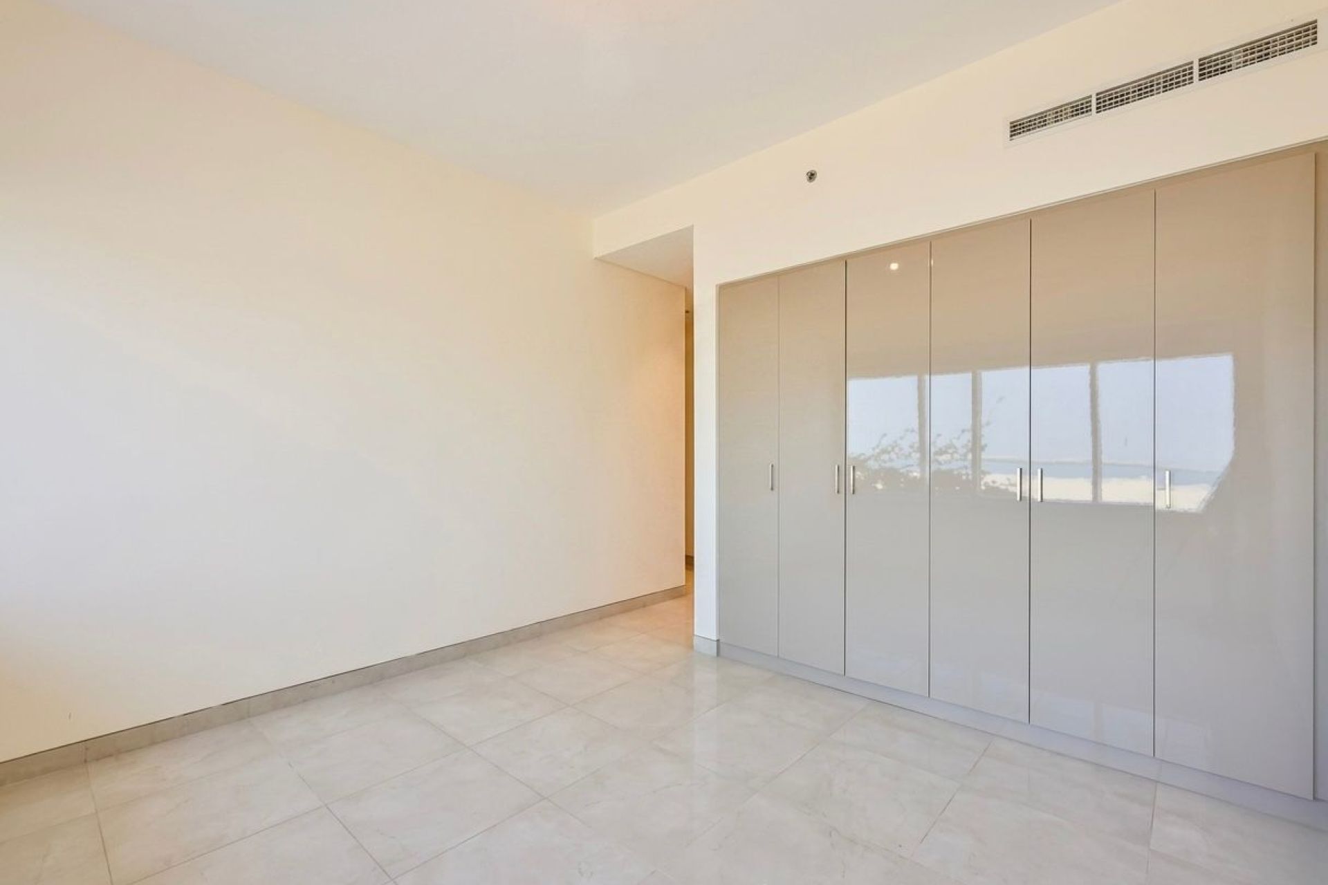 Ready for Occupacy | Siplex TH |Beach Front Living