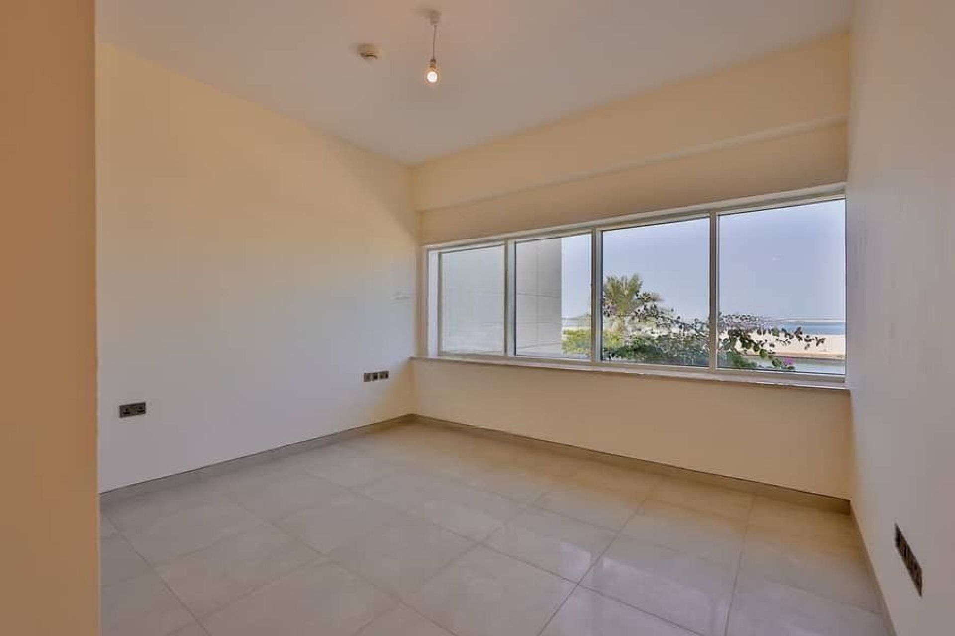 Ready for Occupacy | Siplex TH |Beach Front Living