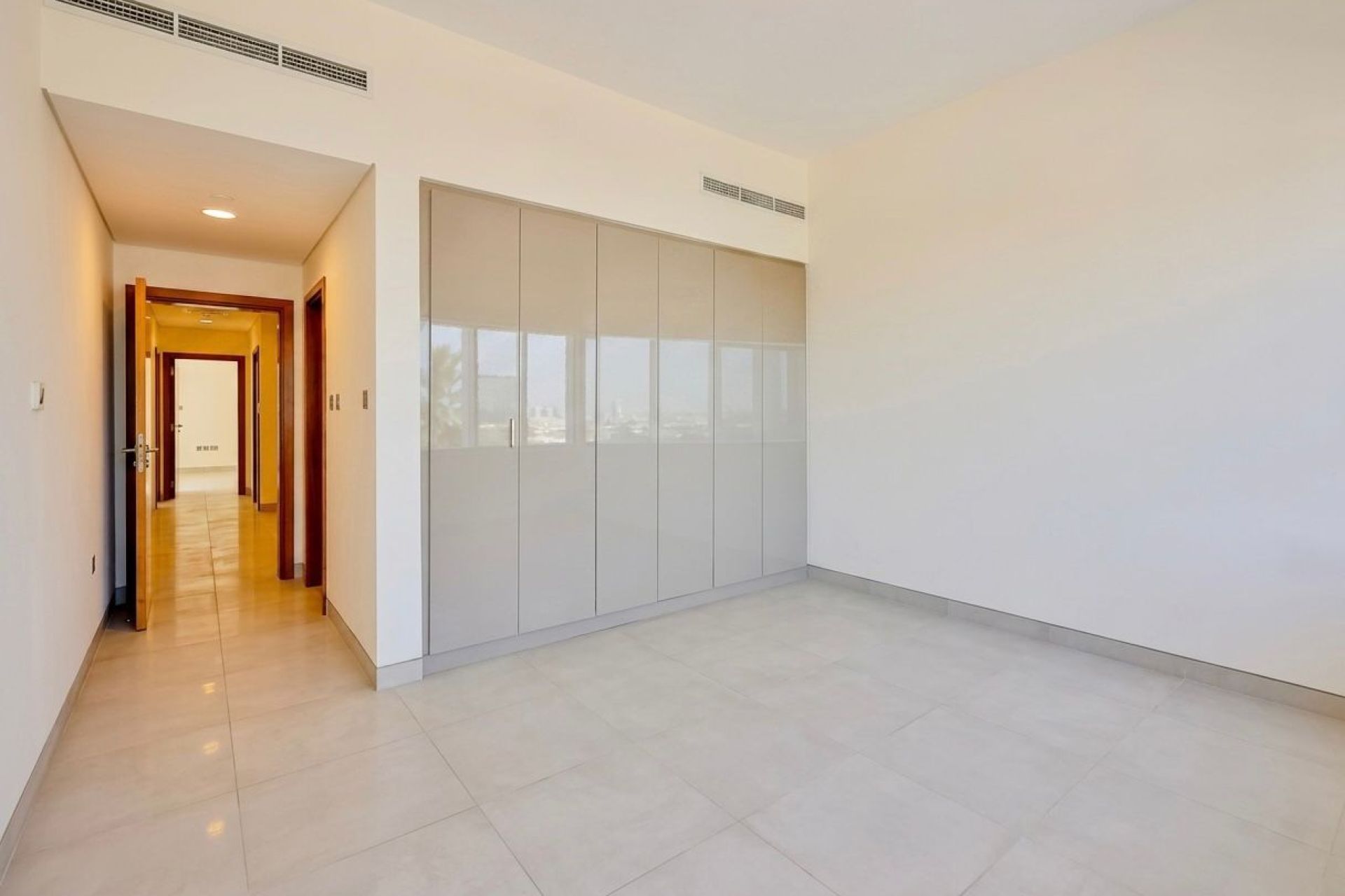 Ready for Occupacy | Siplex TH |Beach Front Living