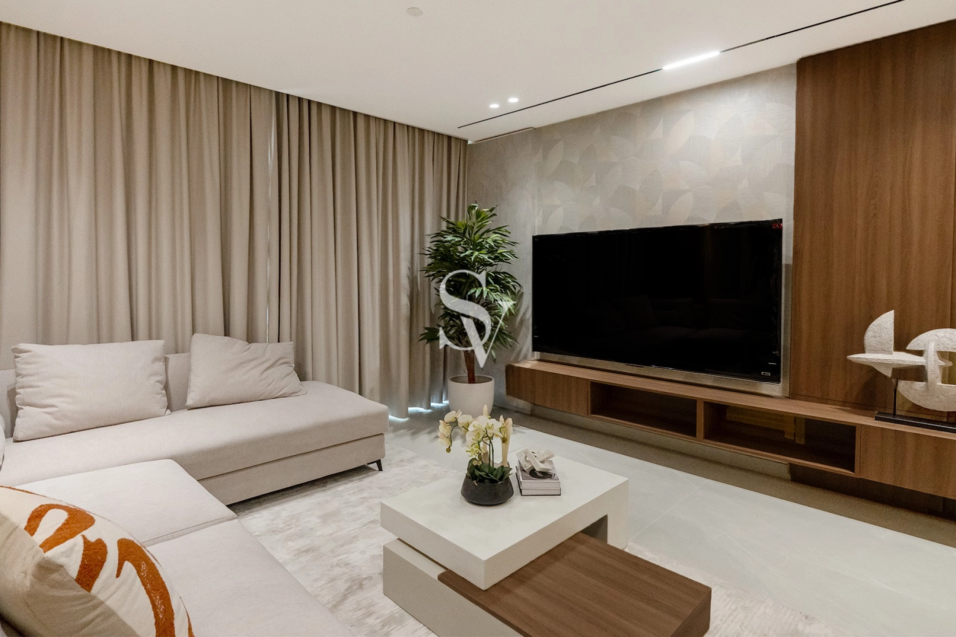 Spacious 2 BR apartment| Closed Kitchen| 40/60 PP