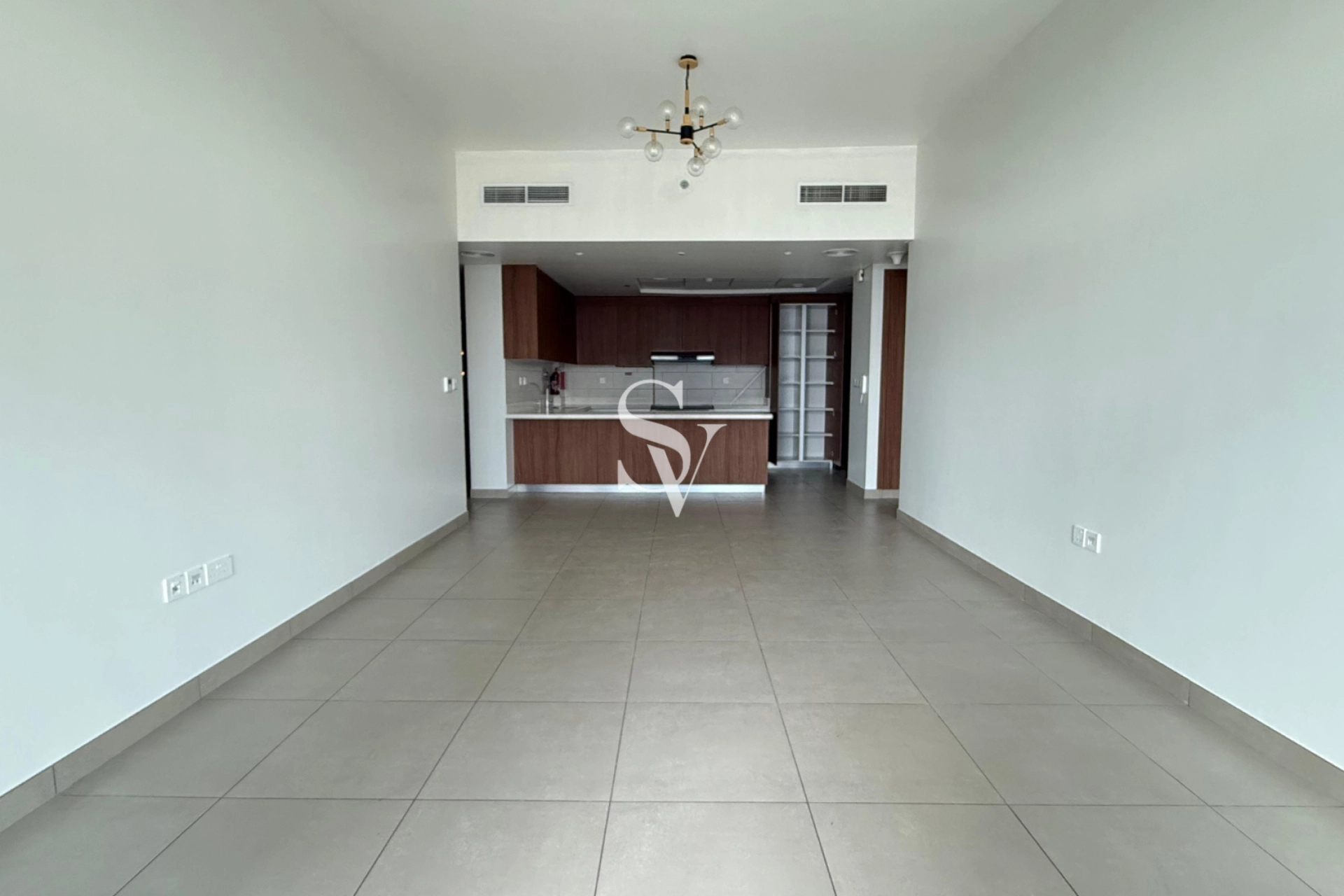 Spacious Luxury Living | Chiller Free | With Maids