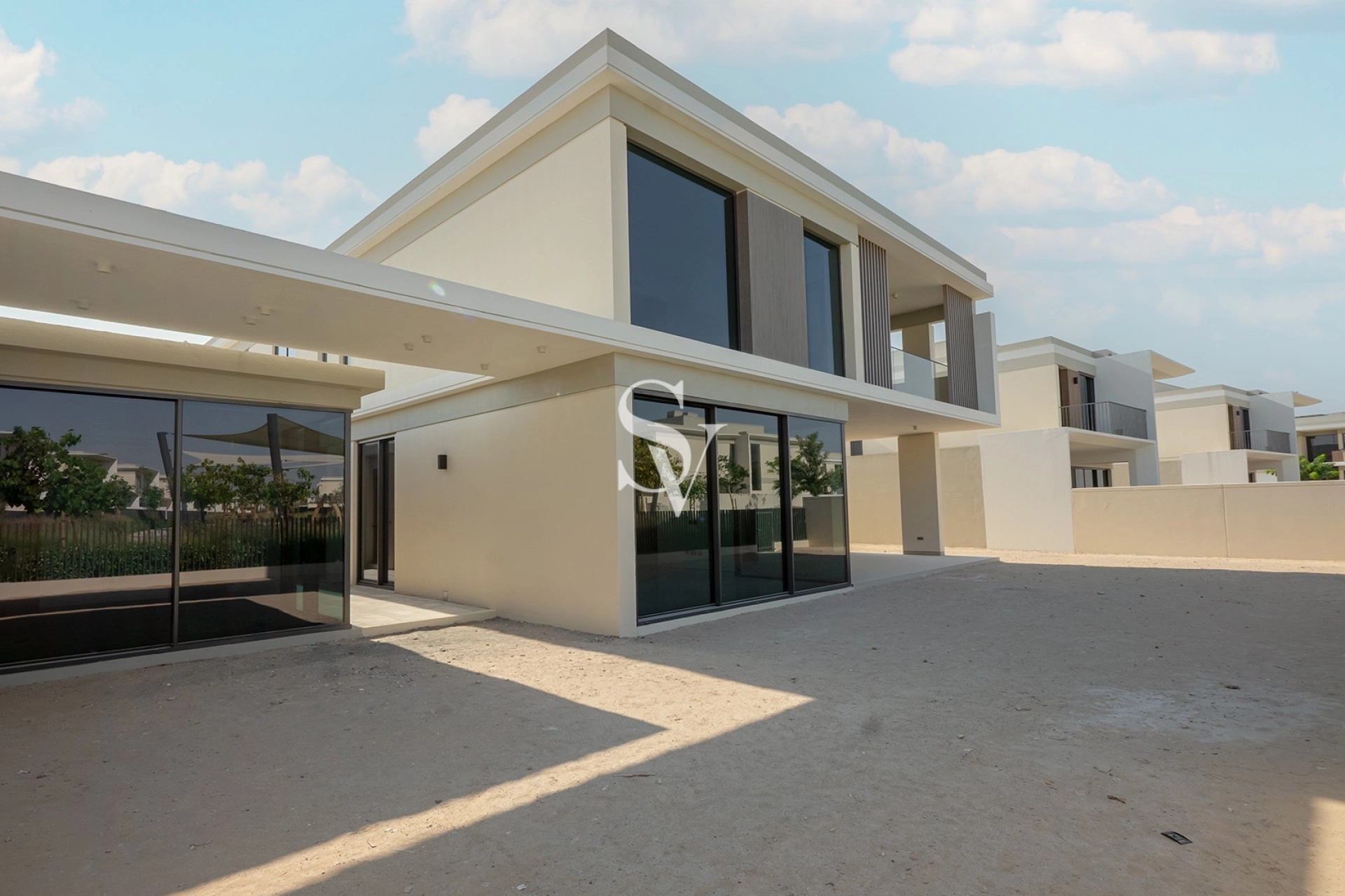 Large Plot | On The Park | Upgraded | Single row