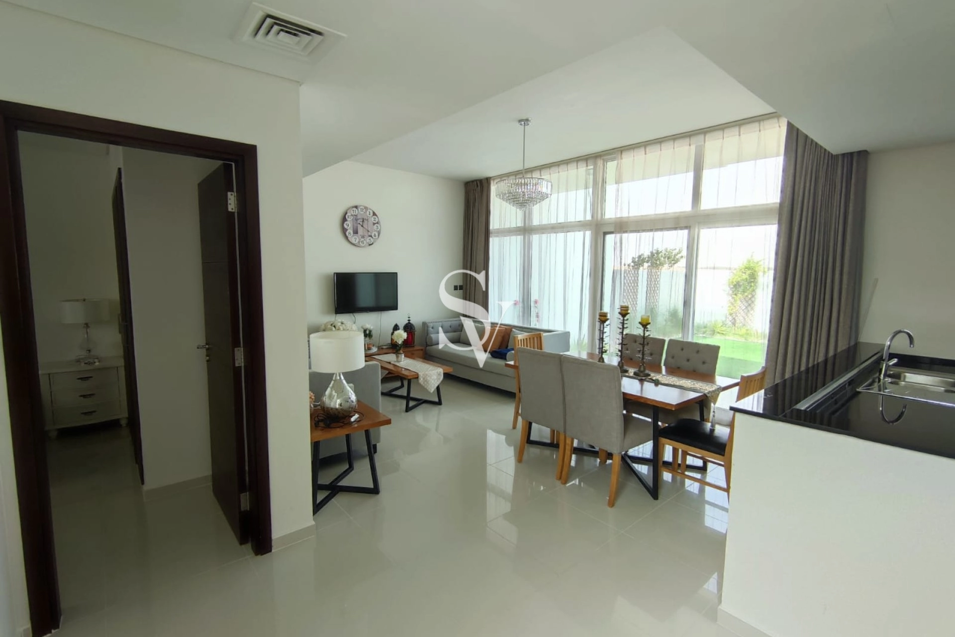 Fully Furnished | Single Row | Motivated Seller