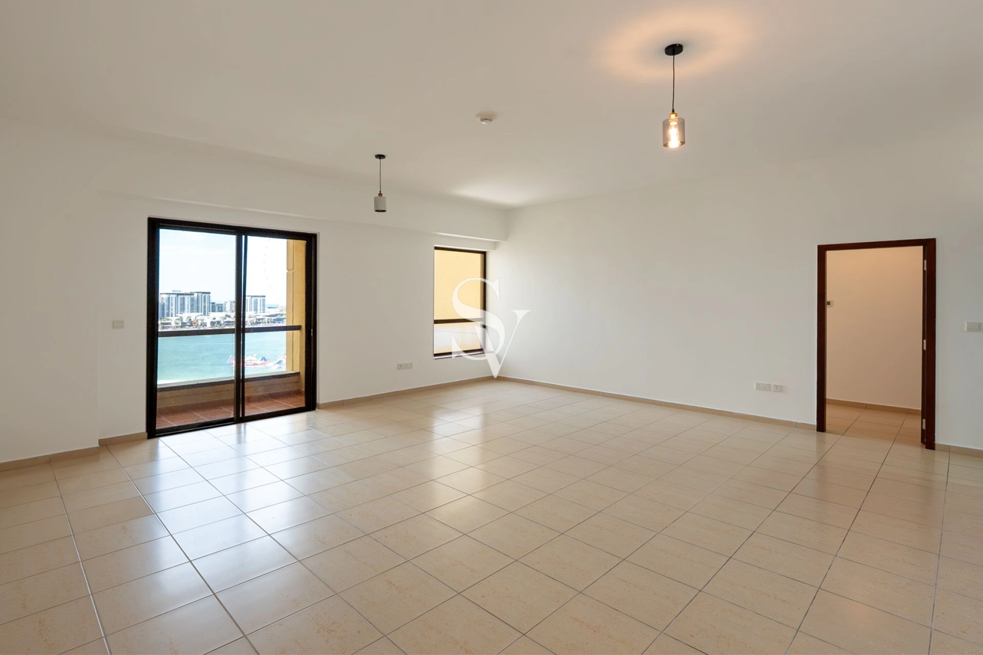 HUGE LAYOUT | BEACH AIN DUBAI VIEW | ENSUITE