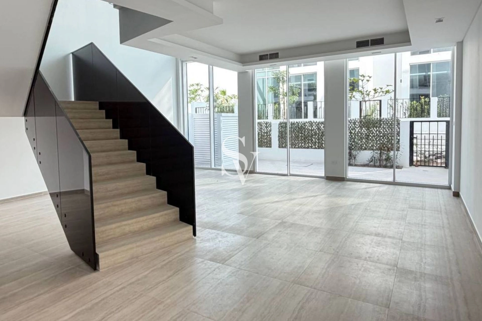 READY TO MOVE | Beautiful 4 BR | Access to Lagoon