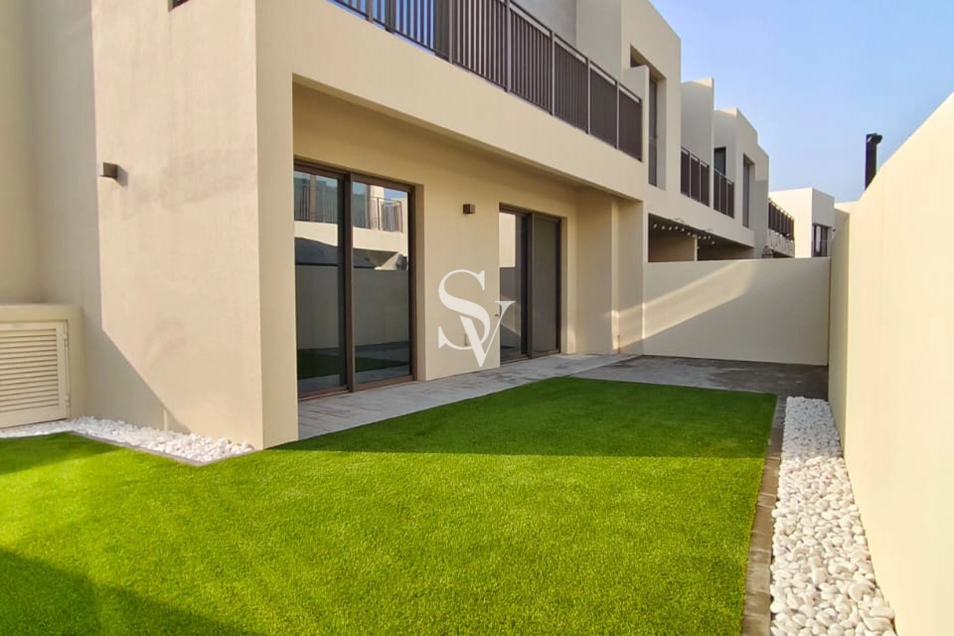 Spacious 4BR Villa | Corner Unit | Near Amenities