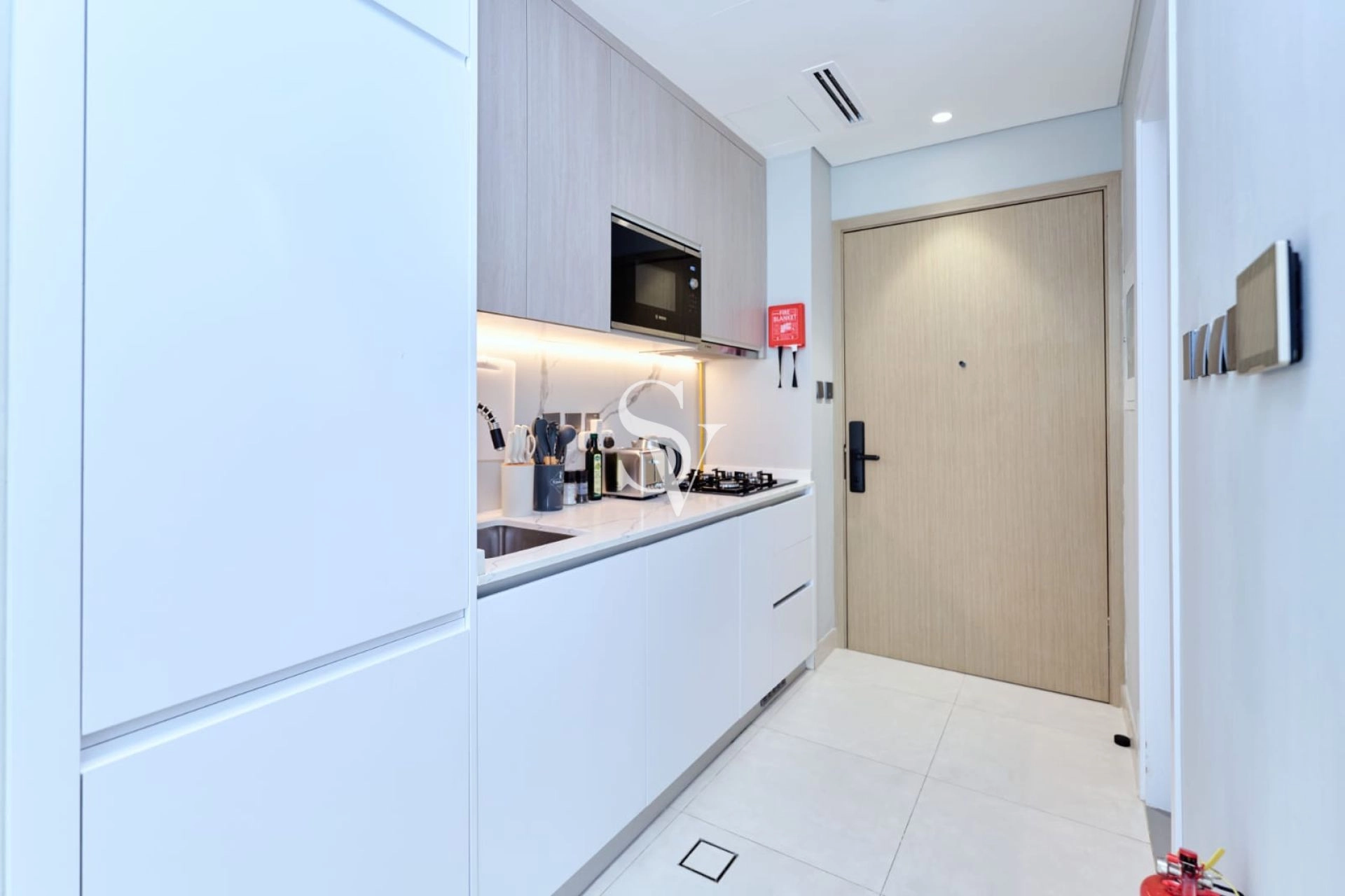 Massive Furnished Studio | Terrace | 12 Cheques