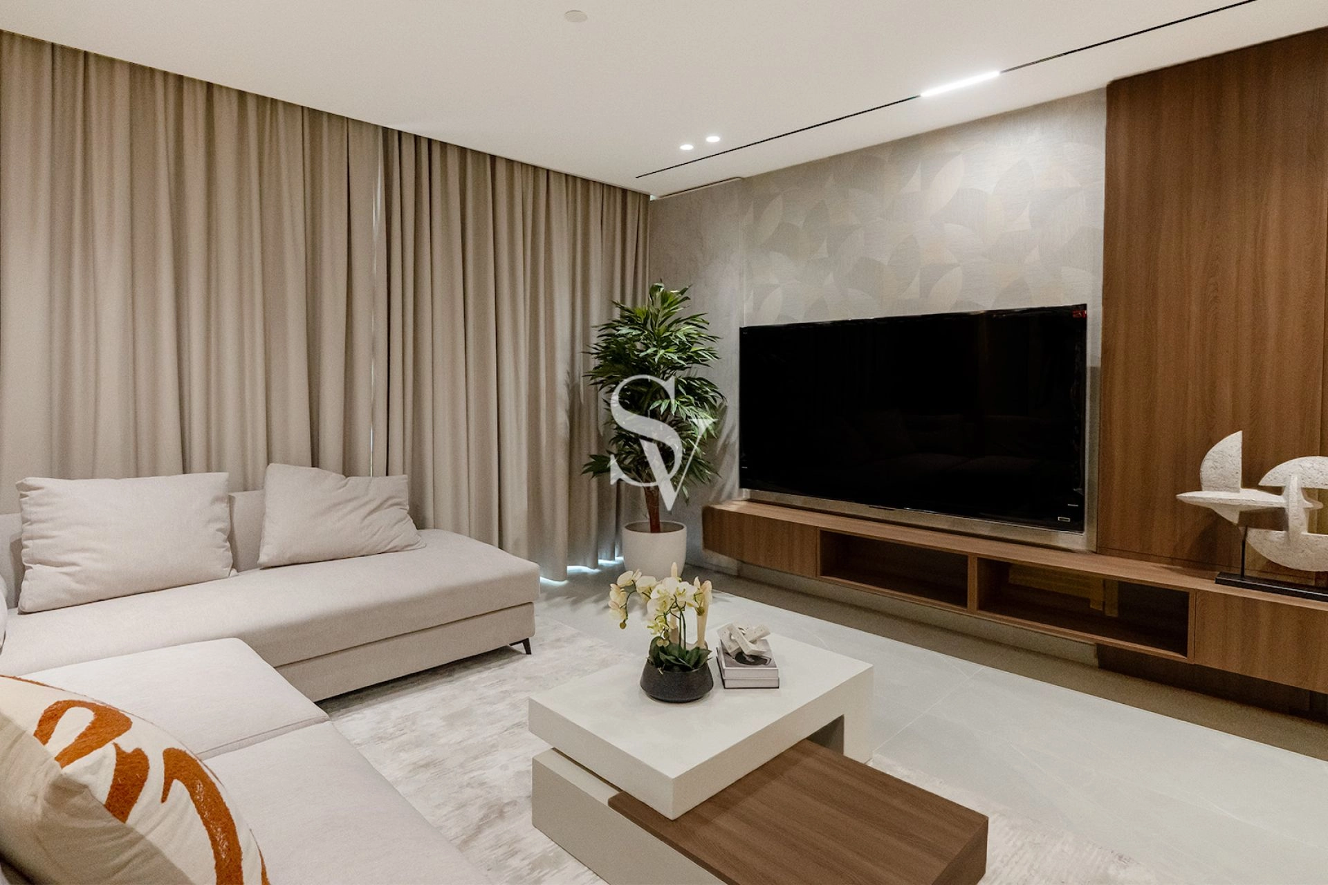 Luxury Living Made Easy | 20:80 PP | Handover Soon