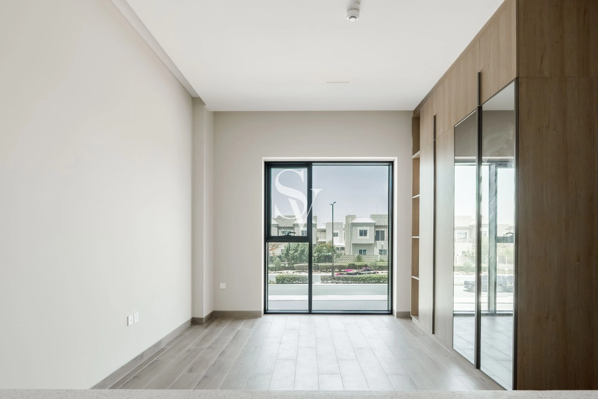 Vacant | Brand New | White Goods | Smart Home