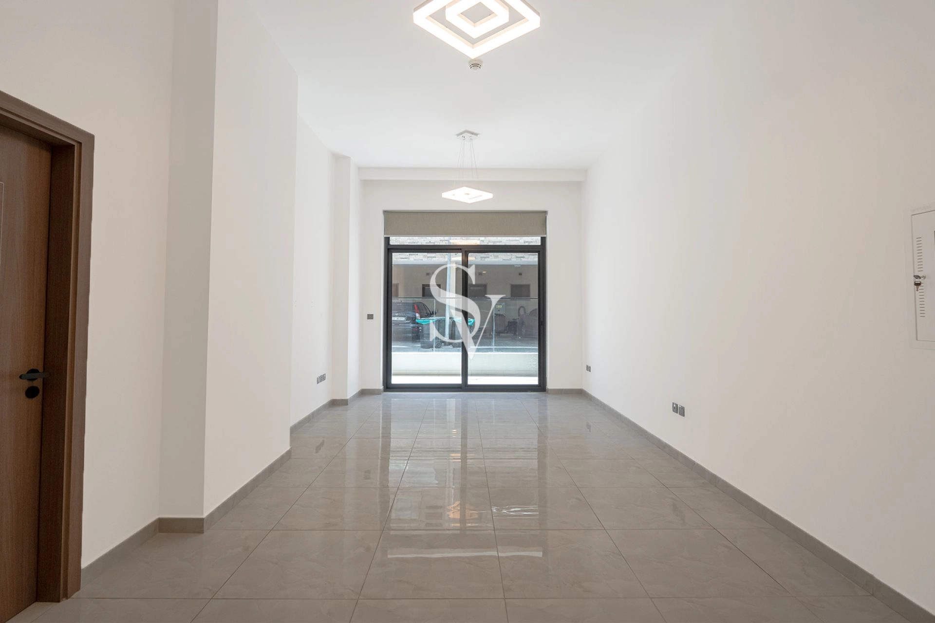 Rented | White Goods | Road View | High Floor