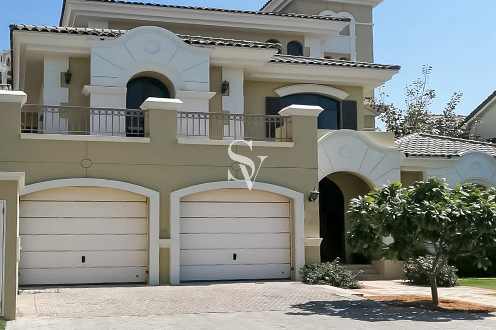 NEECHE VILLA | PRIVATE BEACH | SKYLINE YACHT VIEW