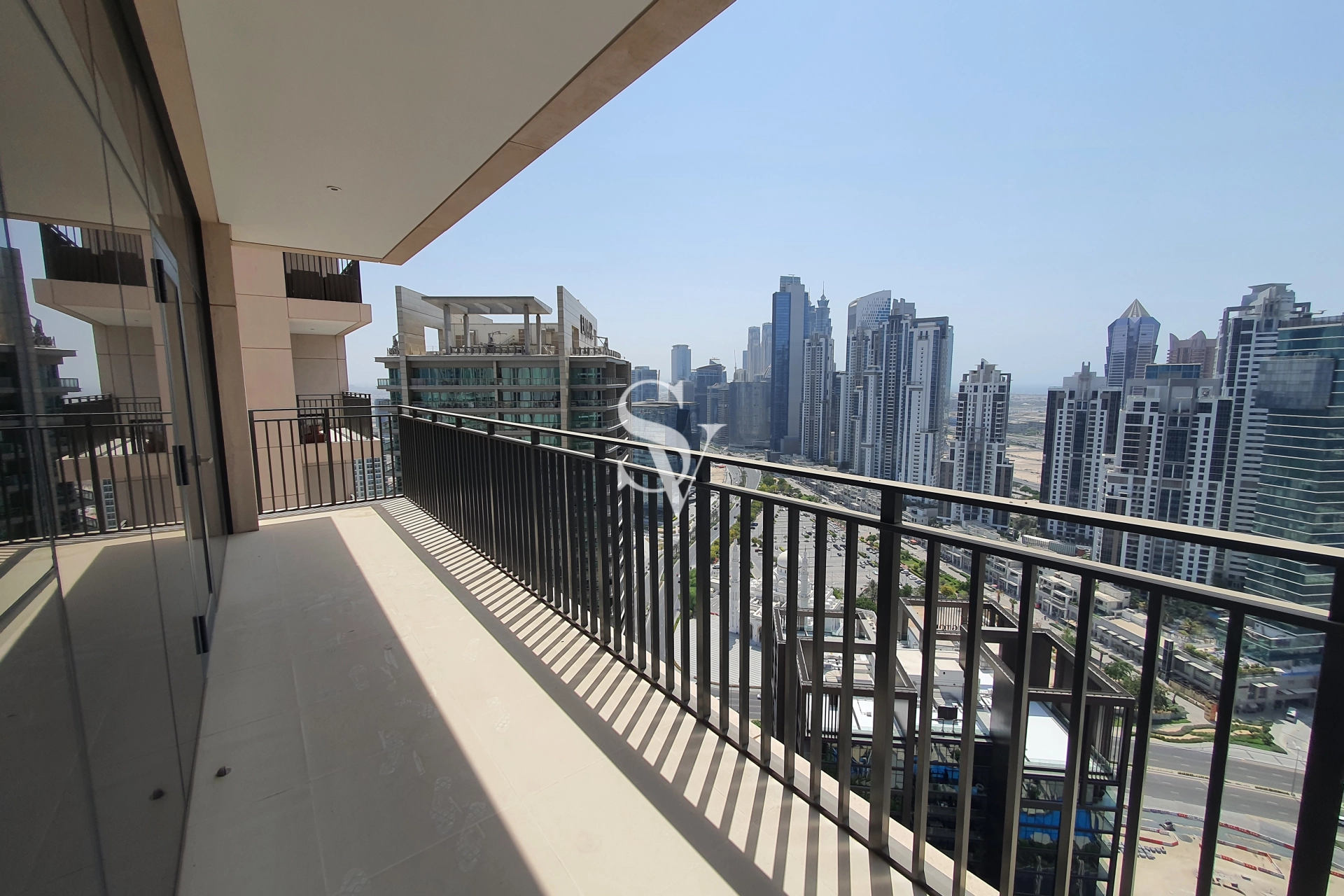 Spacious 1 BR | High Floor | City View | Exclusive