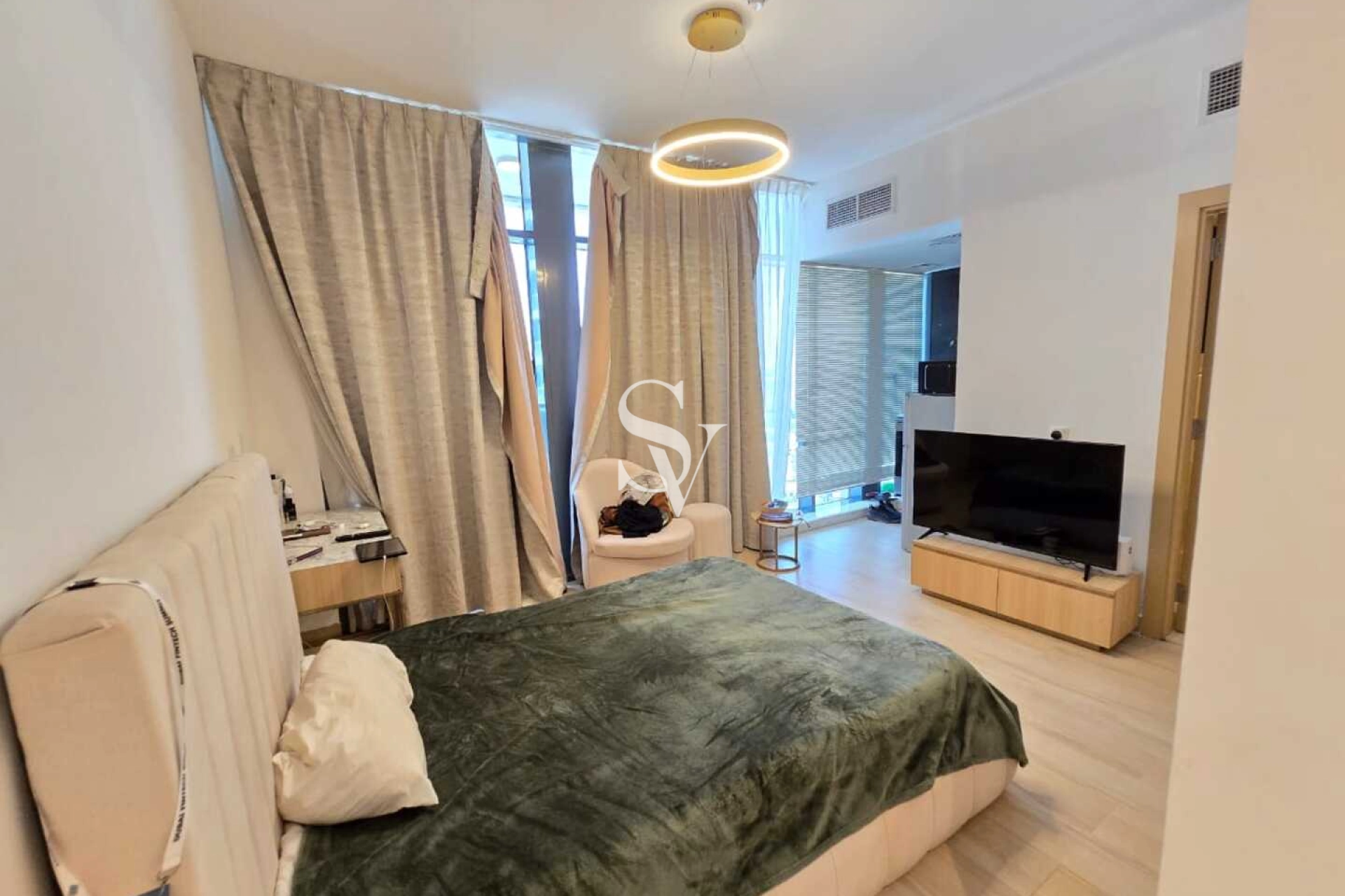 Multiple Cheqqs| Furnished| Near Mall | High Floor