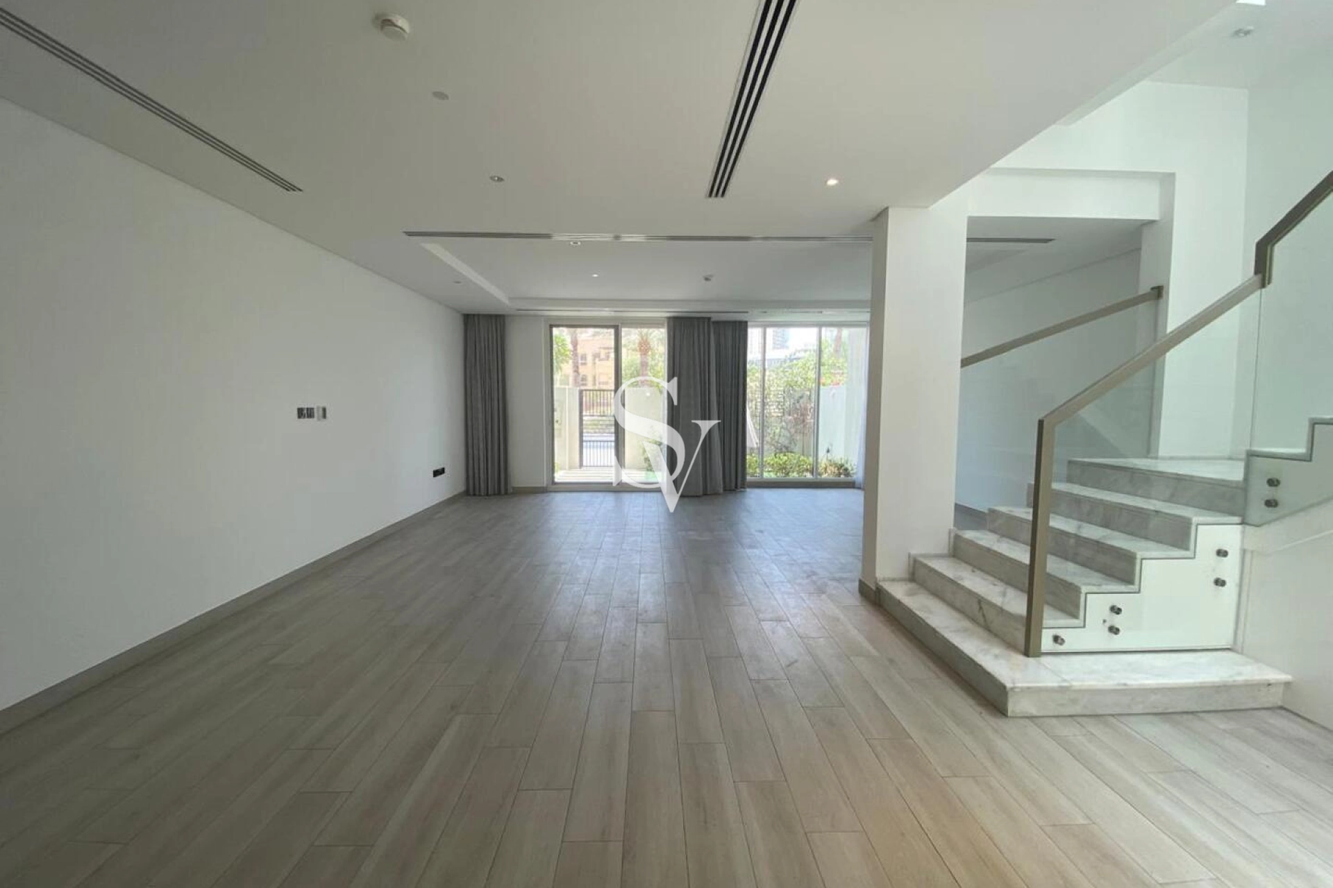 Near Mall | Next to Park | Garden | 4 Beds+Maids