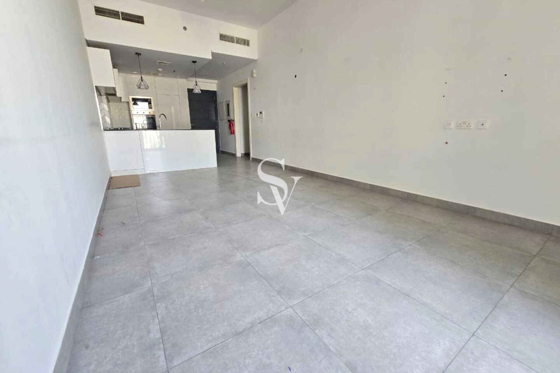 White Goods | Maids room | Spacious | Pool view