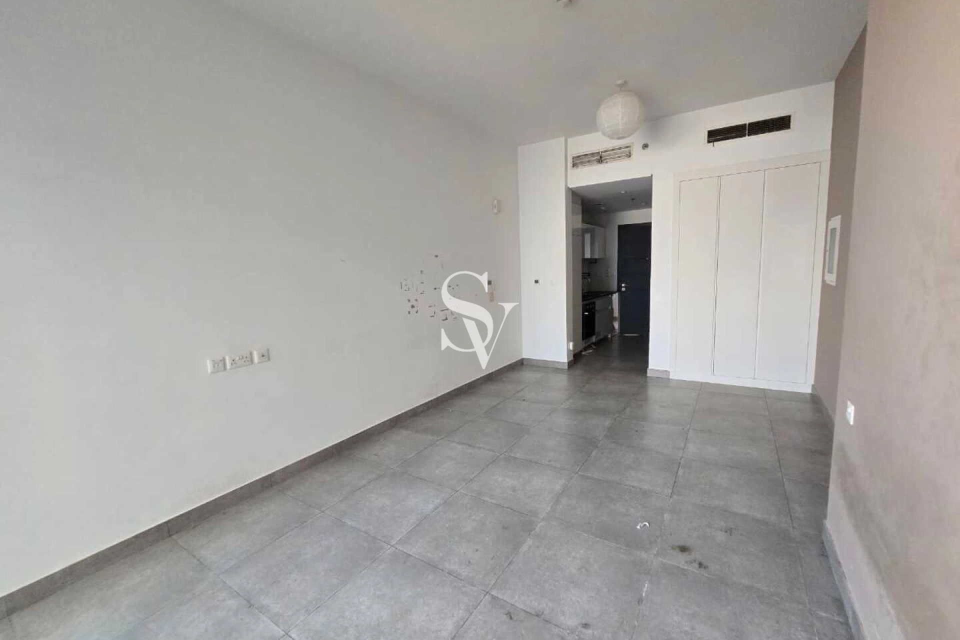 White Goods |High Floor |Amenities View |Near Exit