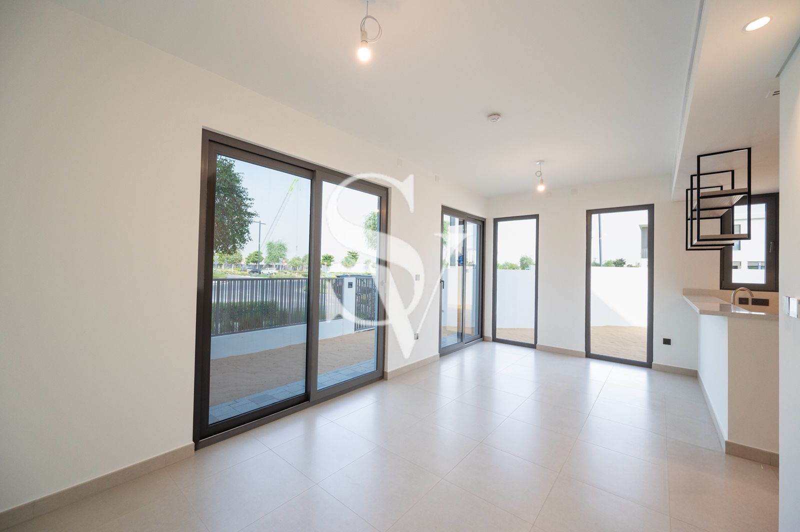 Corner | Modern 4 Bedroom | G+2