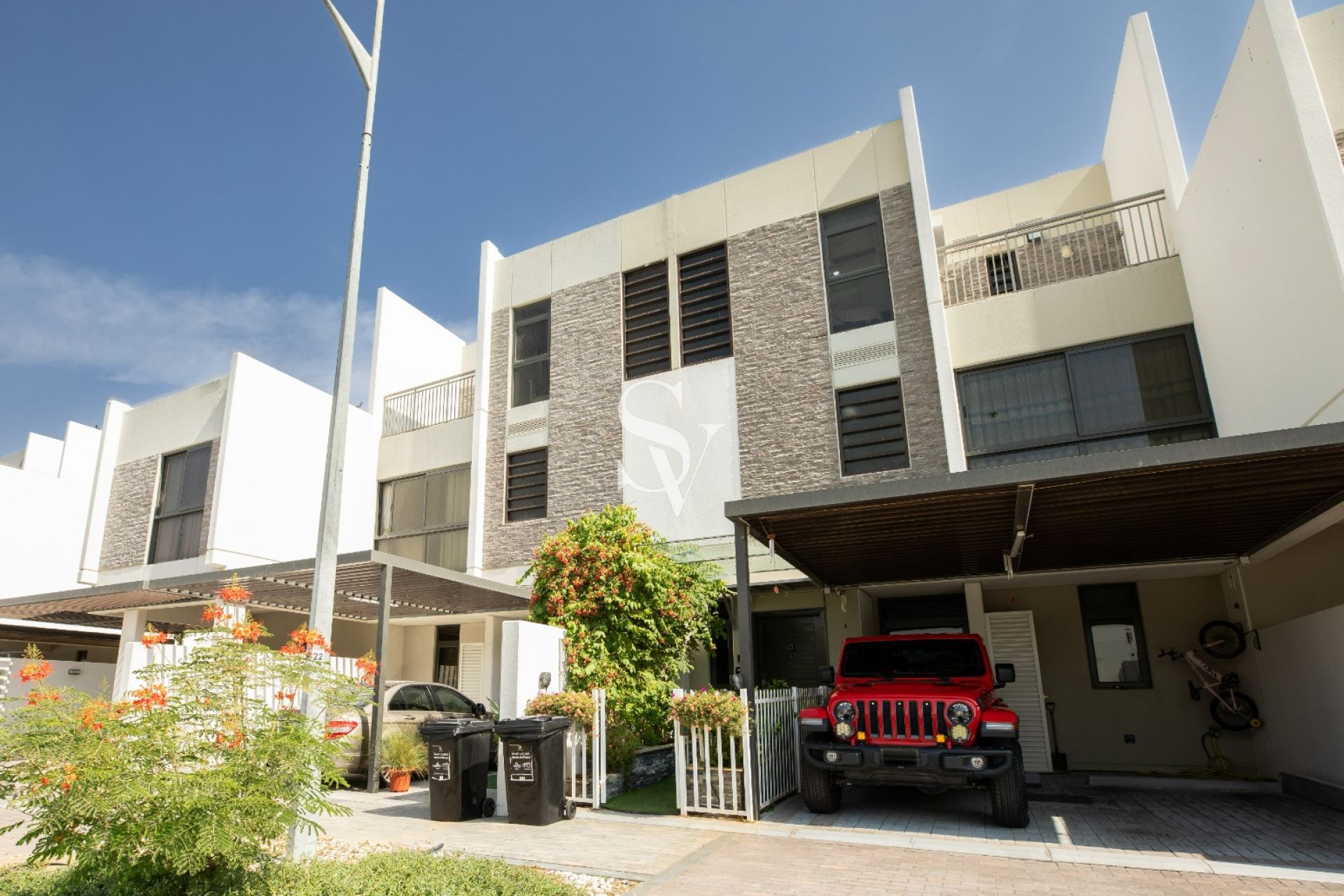 Fully Furnished  |  Upgraded Unit  |  G+2