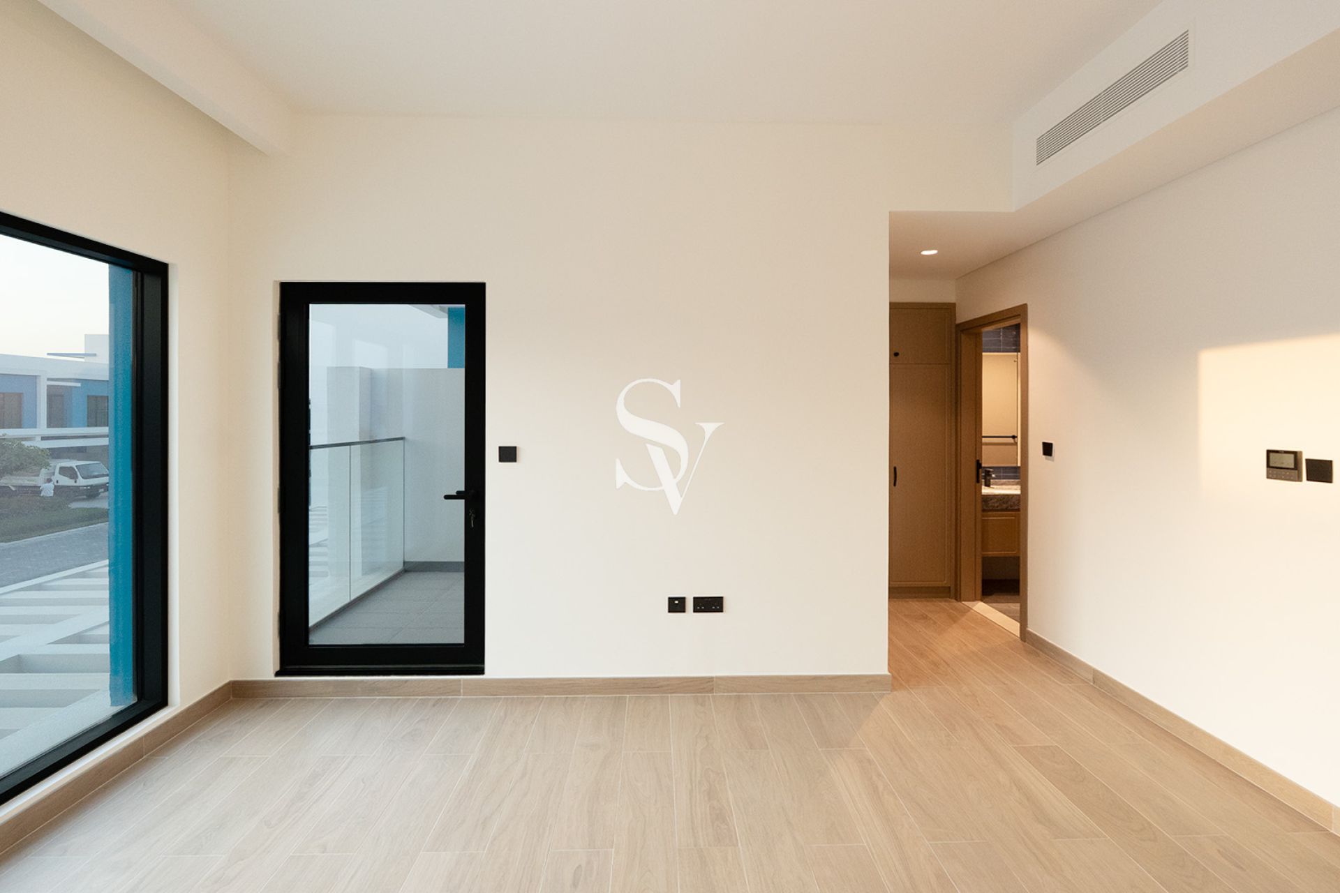 2 mins walk Close to Park | Single Row | Spacious