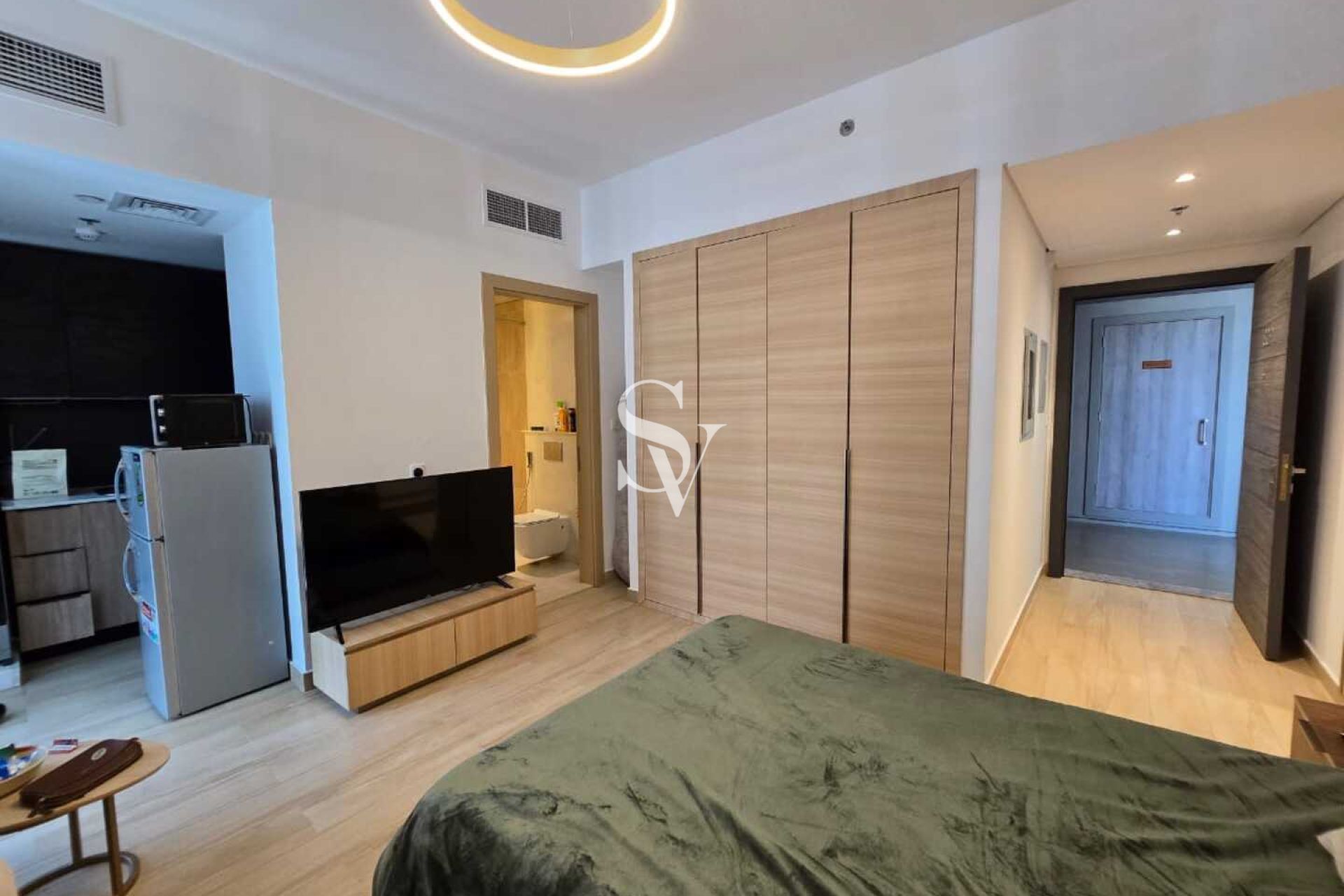 Multiple Cheqqs| Furnished| Near Mall |High Floor