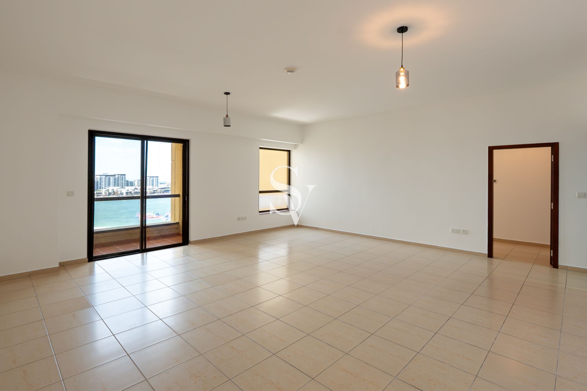 HUGE LAYOUT | BEACH AIN DUBAI VIEW | ENSUITE