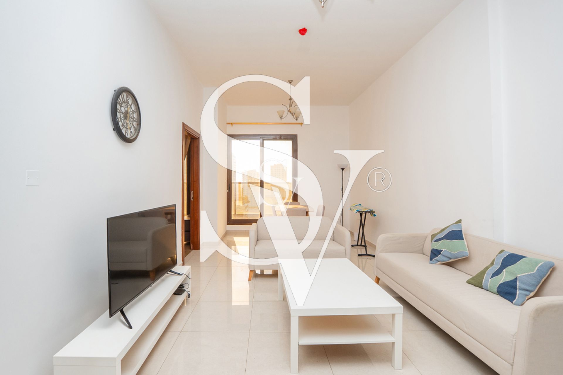 Spacious And Bright | Furnished | Mid Floor